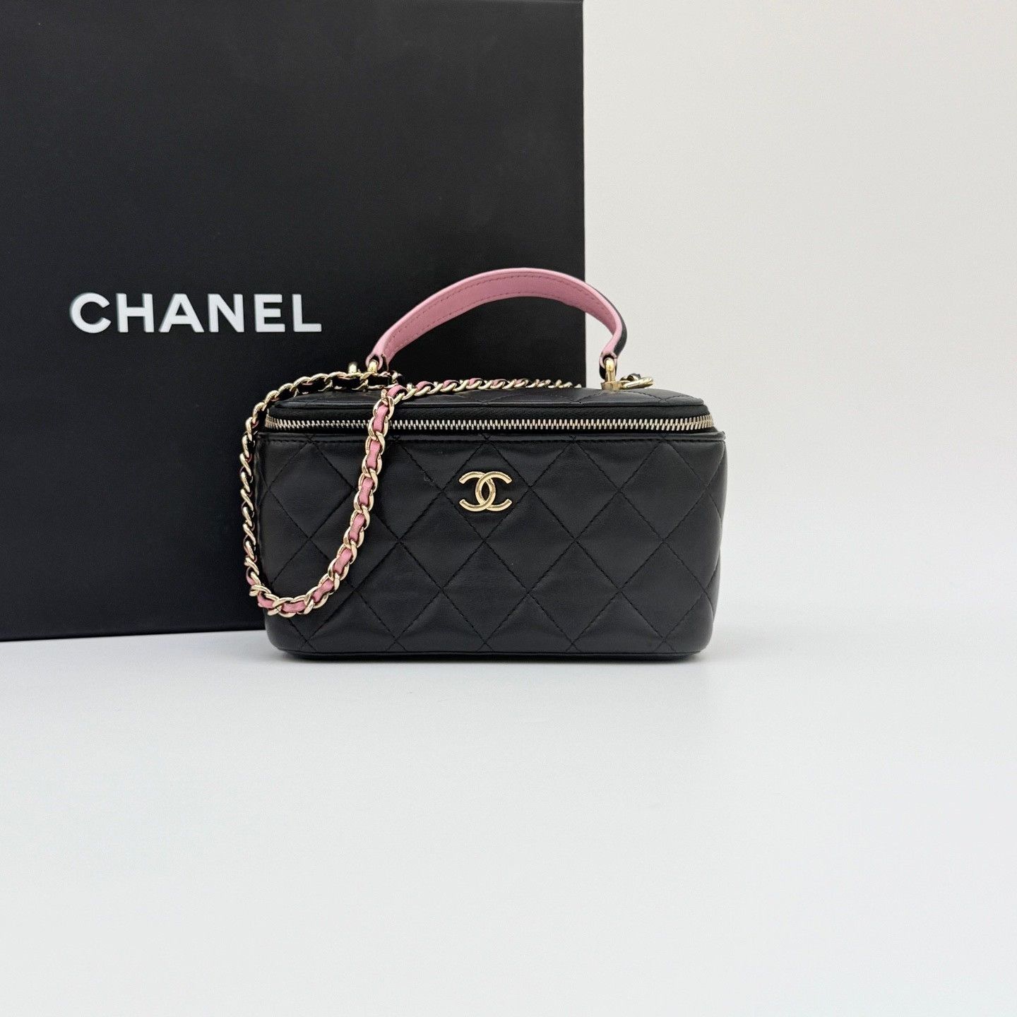 Chanel Pre-loved Bag Very good condition Size ONE SIZE - 1 Thumbnail