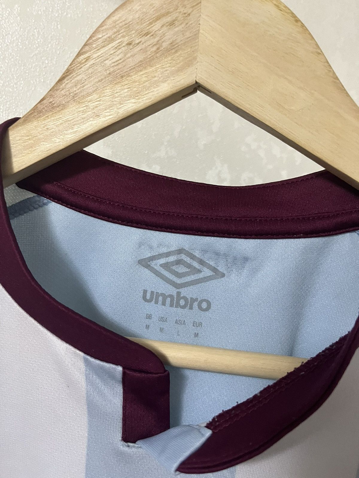 Vintage Umbro West Ham United 2021/22 Away Jersey Size US M / EU 48-50 / 2 - 3 Thumbnail