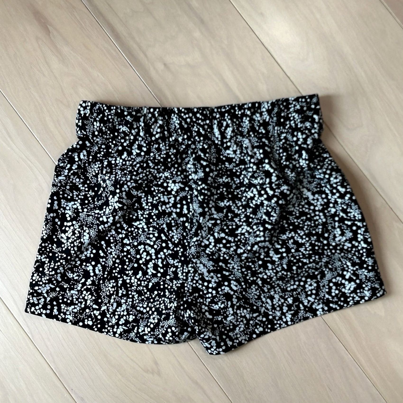 Lululemon Lululemon On The Fly Short Black Women's 6 Athletic 2.5" Inseam Size 28" / US 6 / IT 42 - 2 Thumbnail