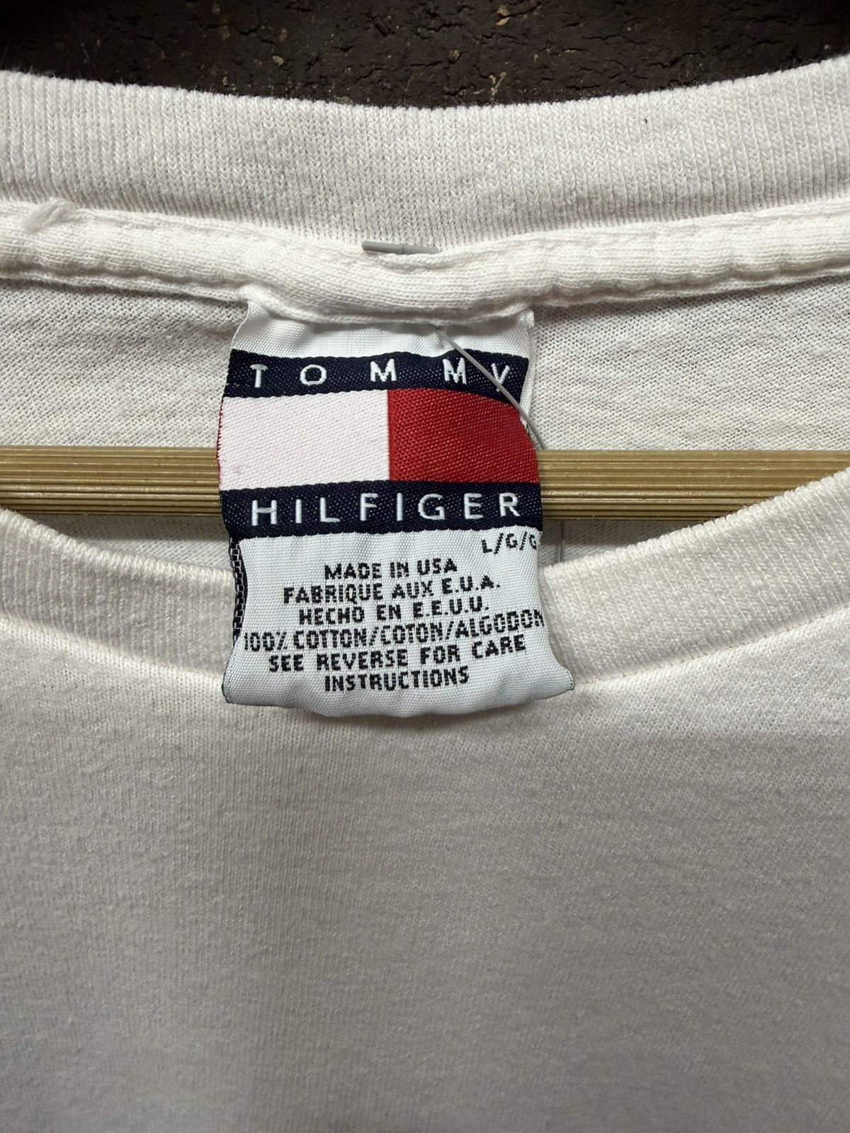 Tommy Hilfiger Thrashed (Y2K) Tommy Hilfiger Tee Size US L / EU 52-54 / 3 - 4 Thumbnail