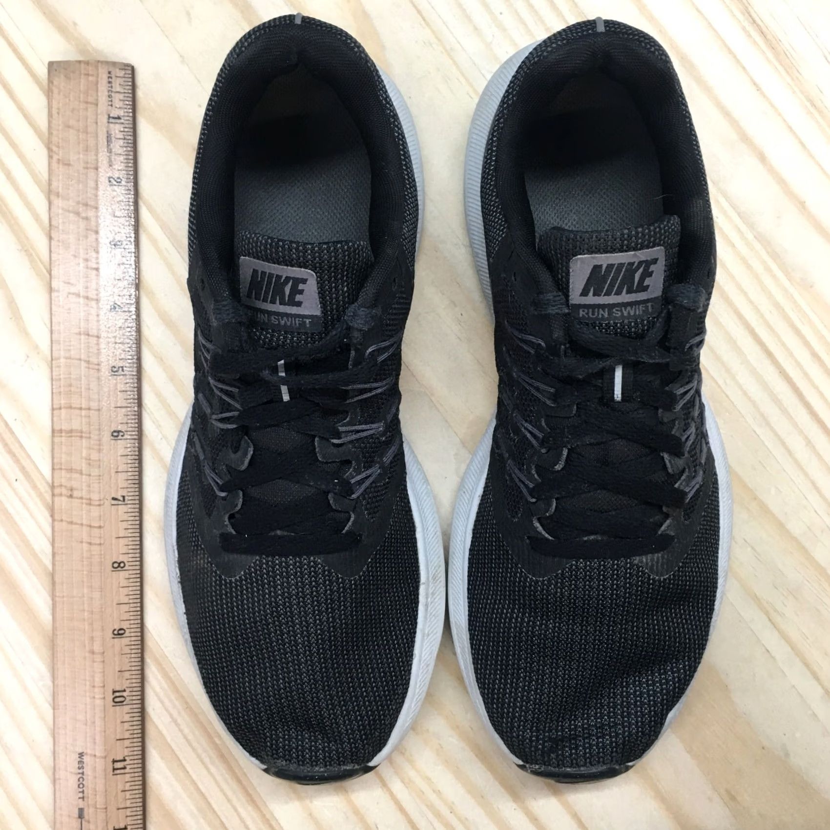 Nike Nike Run Swift Shoes Womens 7 Black Low Top Lace Up Sneakers 909006-010 Size M / US 6-8 / IT 42-44 - 6 Thumbnail