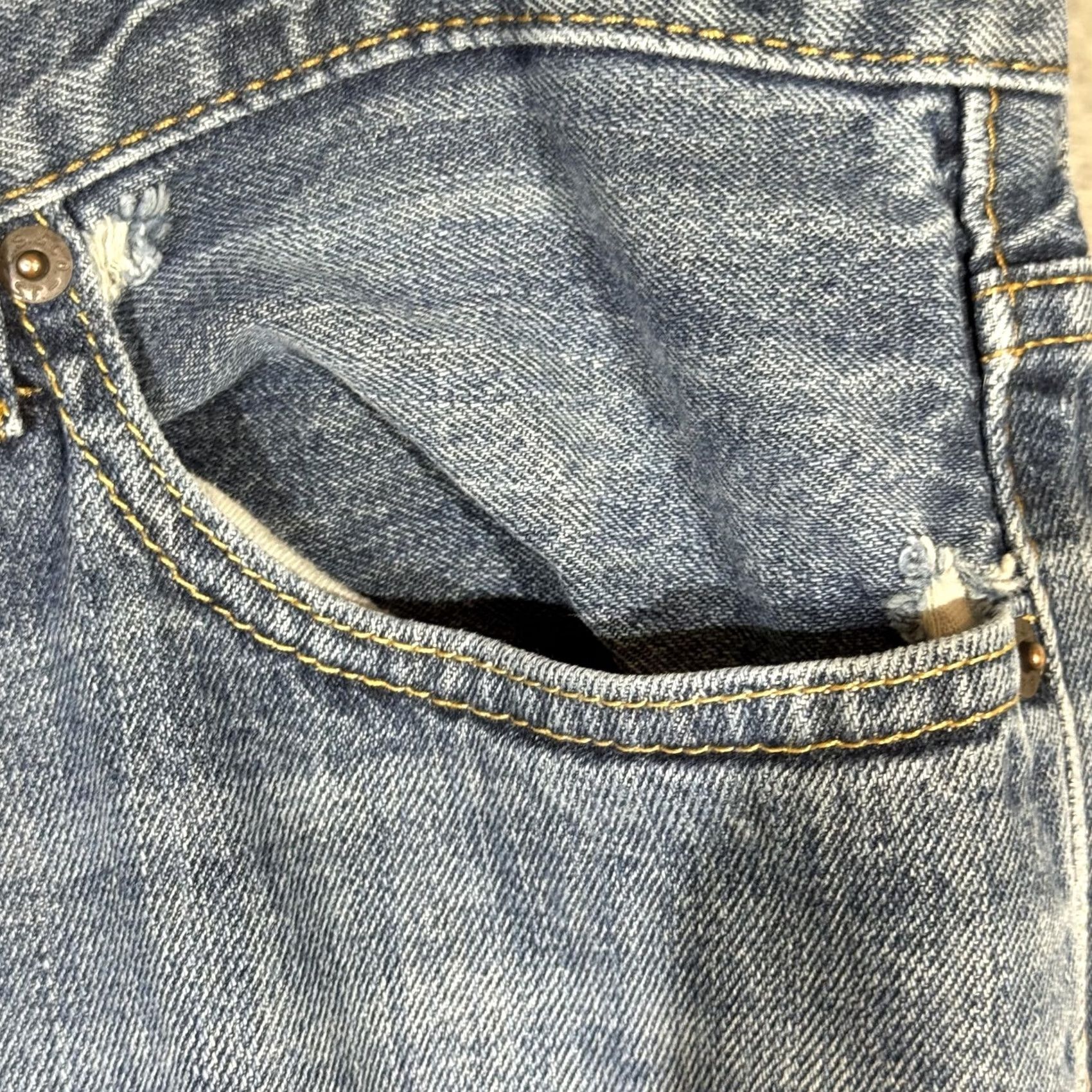 Levi's VINTAGE Levi’s 514 Jeans Mens 34x28 Blue Denim Distressed Straight Fit 90s USA Cowboy Regular Boys Mens Size US 34 / EU 50 - 3 Thumbnail