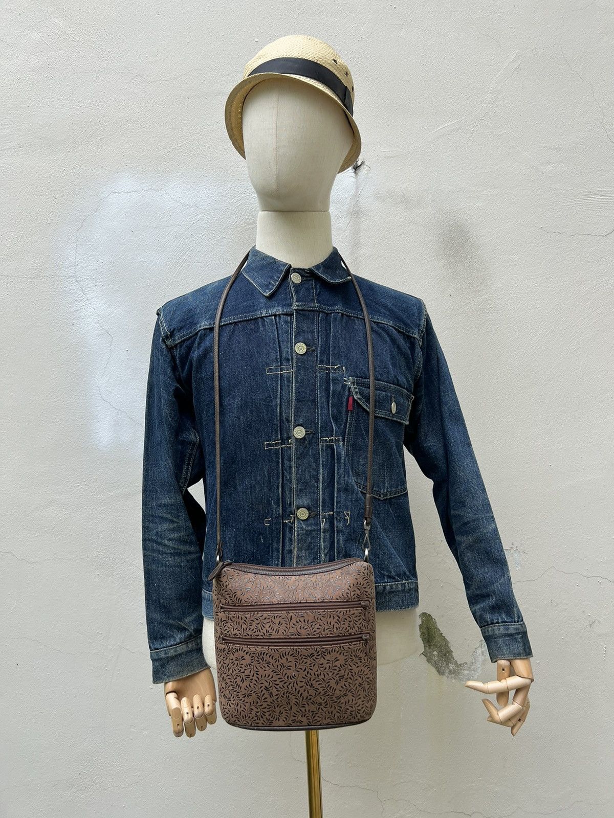 Leather Vintage INDENYA Japan Patina Leather Sling Bag Size ONE SIZE - 5 Thumbnail
