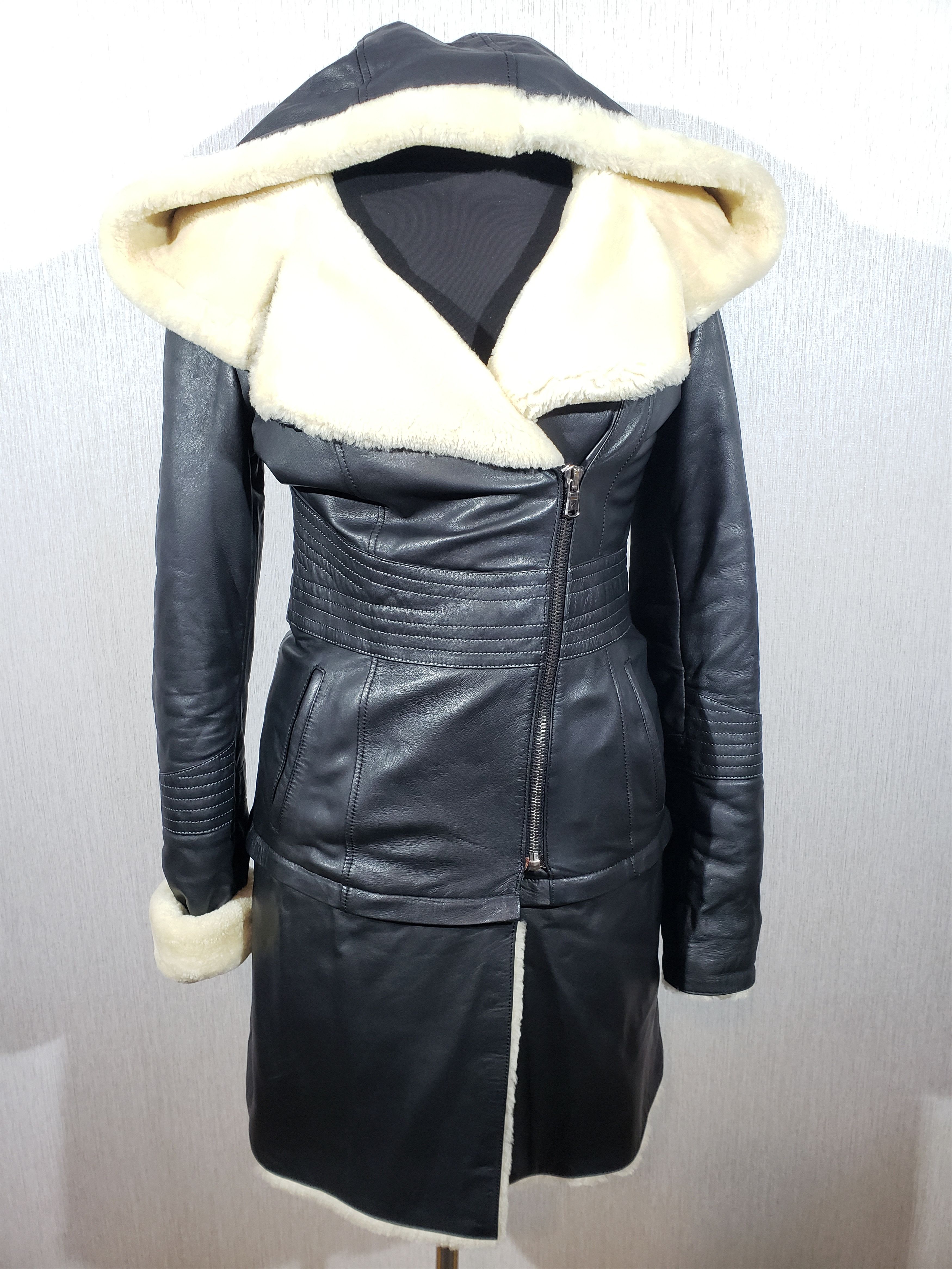 Other Stylish black jacket with a hood and a detachable bottom. Size M / US 6-8 / IT 42-44 - 1 Thumbnail