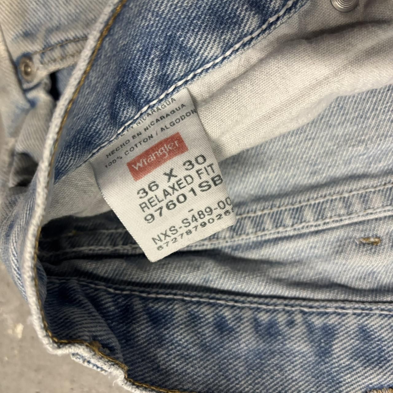 Japanese Brand × Vintage Crazy Vintage Y2K/2000s Faded Light Wash Essential Denim Jeans! Size US 36 / EU 52 - 8 Thumbnail
