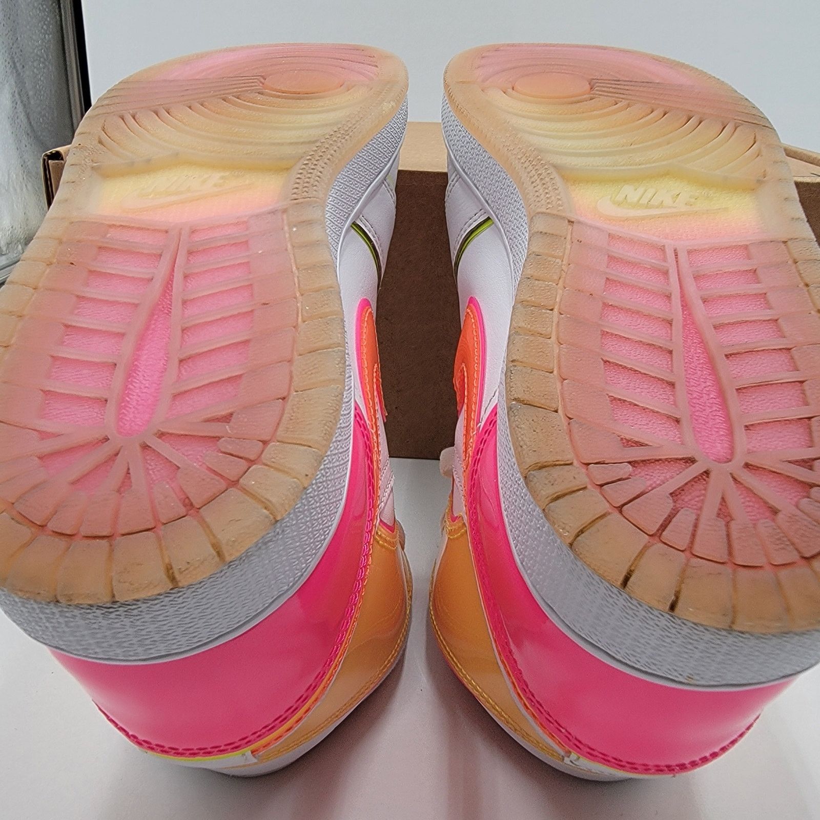 Nike Nike Air Jordan 1 Mid SE GS 'Edge Glow' Sz 6.5Y/8W CV4611100 Size US 8 / IT 38 - 6 Thumbnail