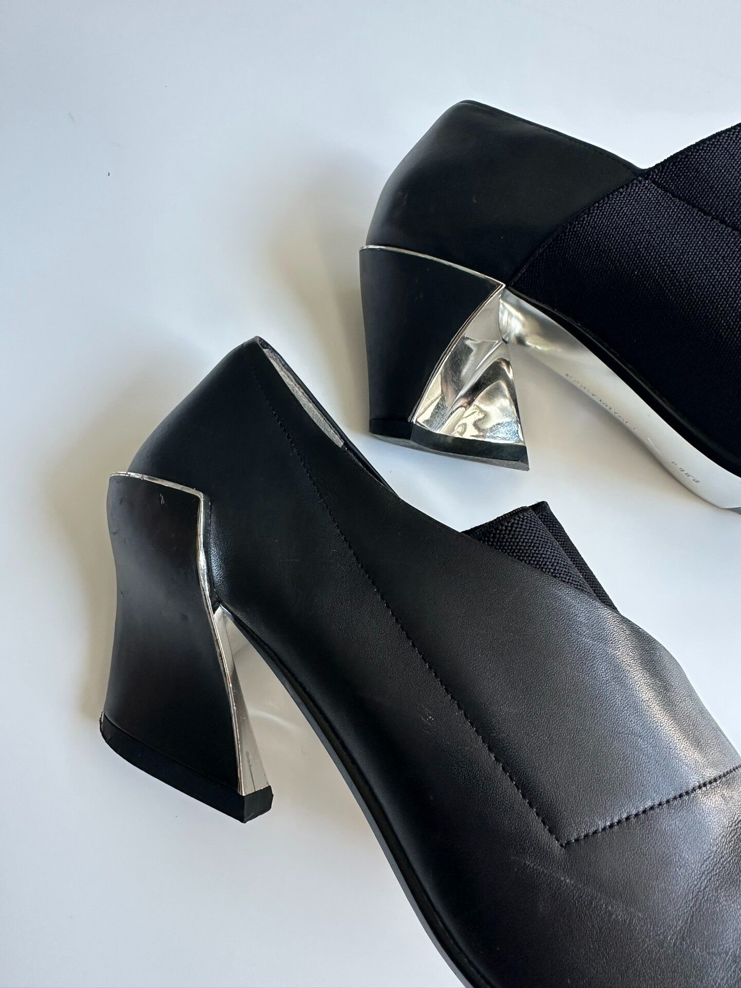 Issey Miyake ISSEY MIYAKE Pointed high heels| Size US 8.5 / IT 38.5 - 2 Thumbnail