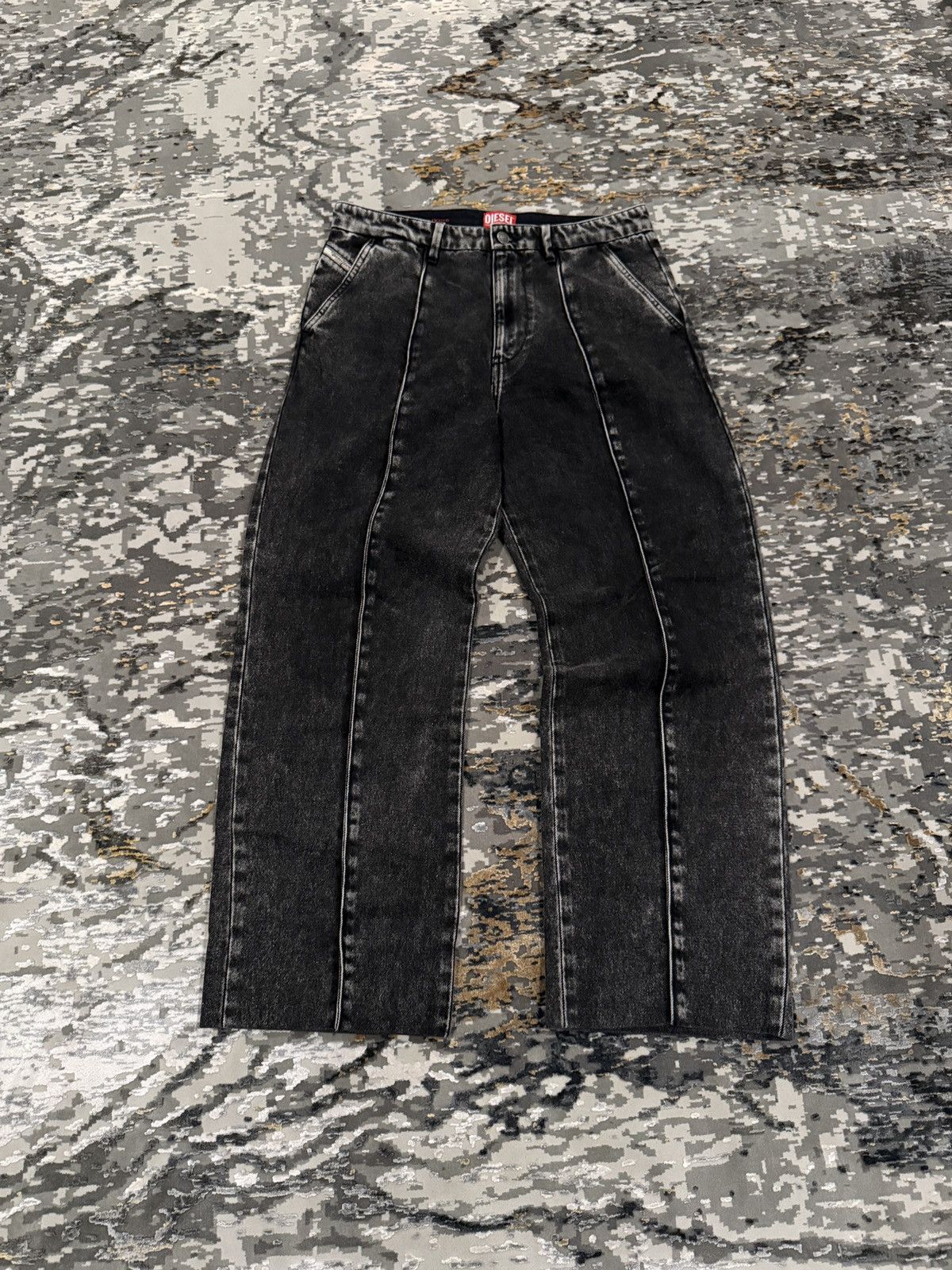 Diesel Diesel straight leg denim jeans Size US 30 / EU 46 - 1 Thumbnail
