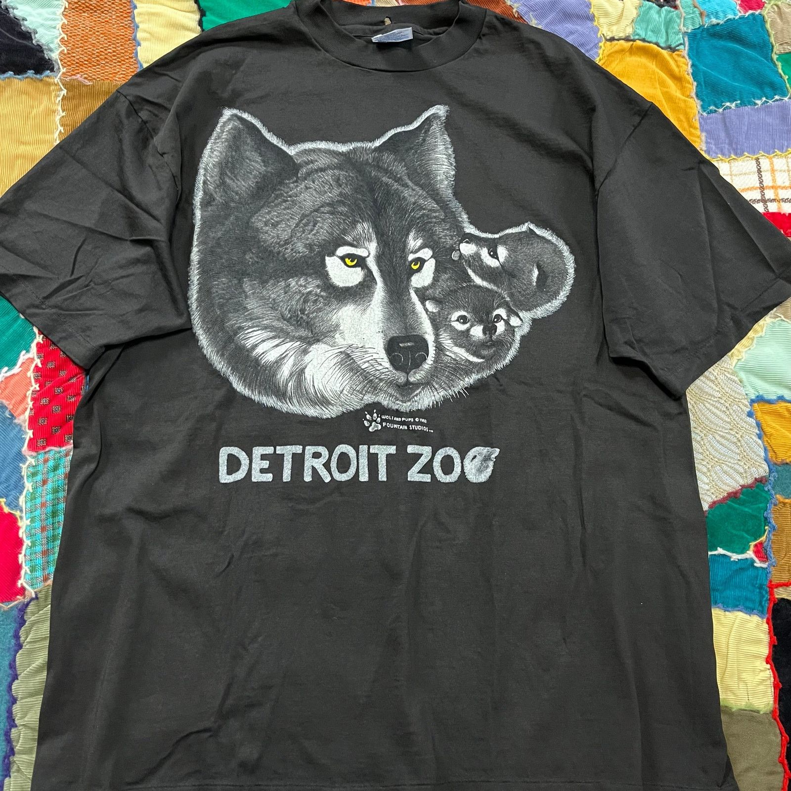 Hanes Vintage 1993 Wolf and her Cubs Detroit Zoo Graphic Black Tee Size US XL / EU 56 / 4 - 1 Thumbnail