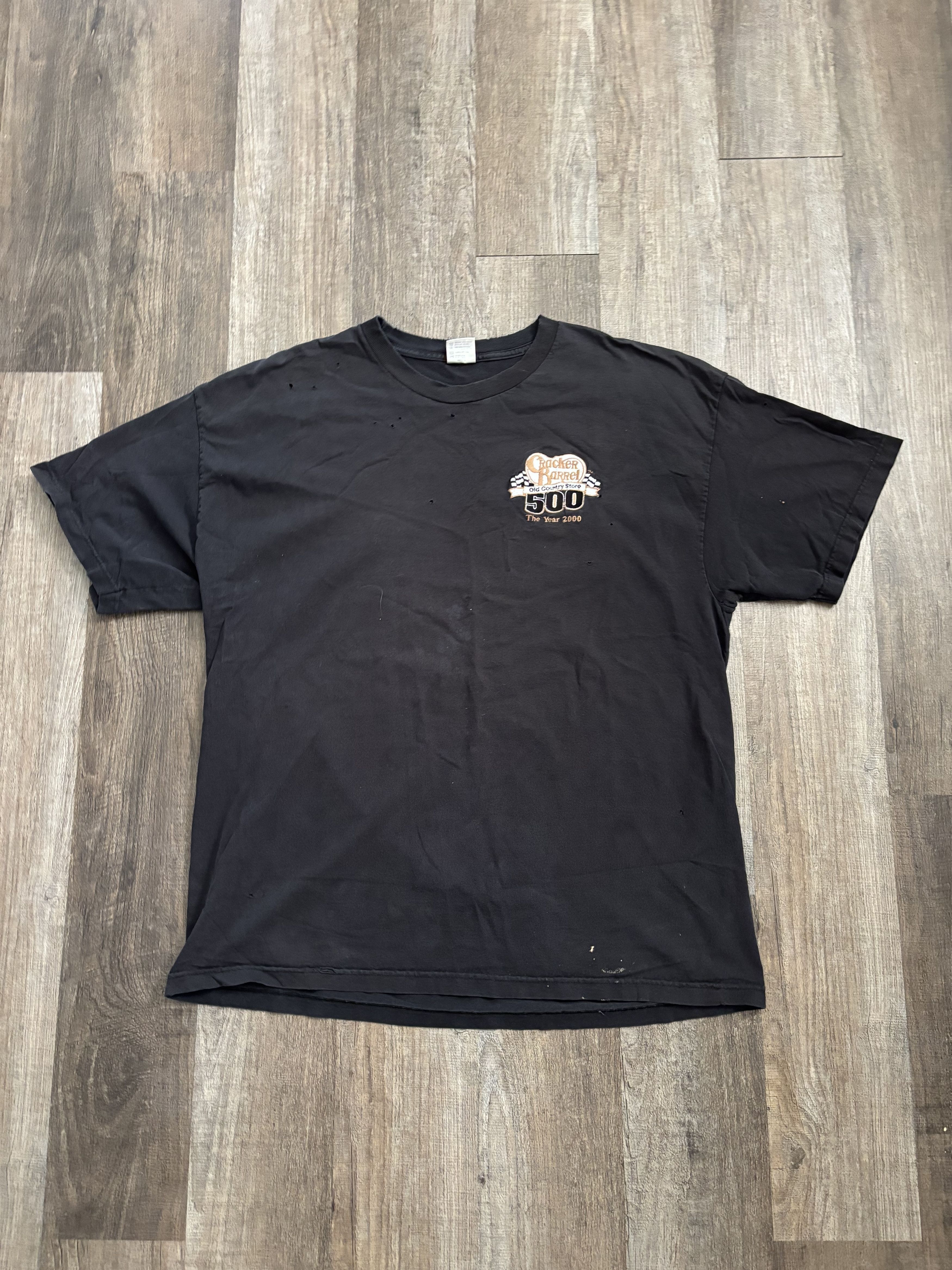 Alstyle Vintage 2000 Cracker Barrel 500 Distressed Tee Shirt Faded Size US XXL / EU 58 / 5 - 1 Thumbnail