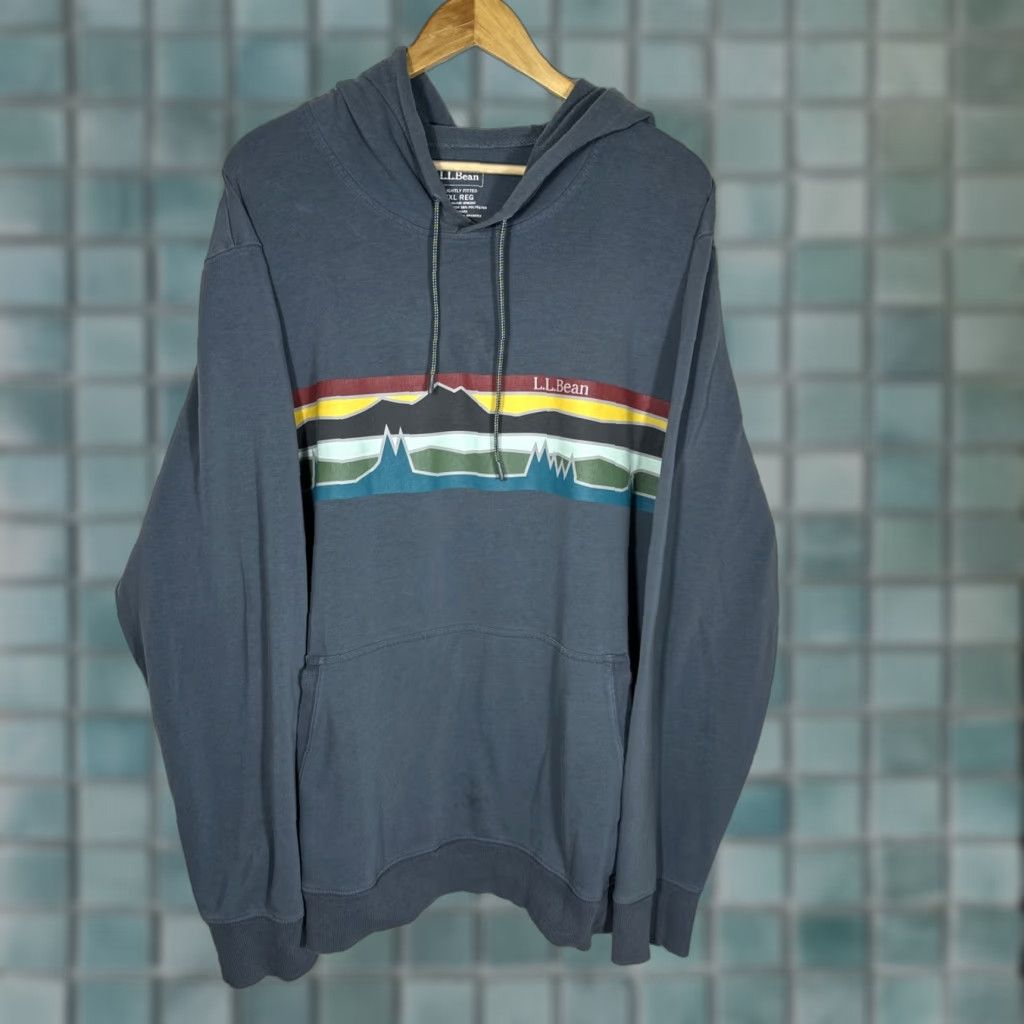 Vintage L.L. Bean Hoodie XXL Slightly Fitted Mens Comfort Camp Hoodie Gray Graphic Print Pullover Hooded Pockets Outdoor Classic 90s? (Wait) Size US XXL / EU 58 / 5 - 1 Thumbnail