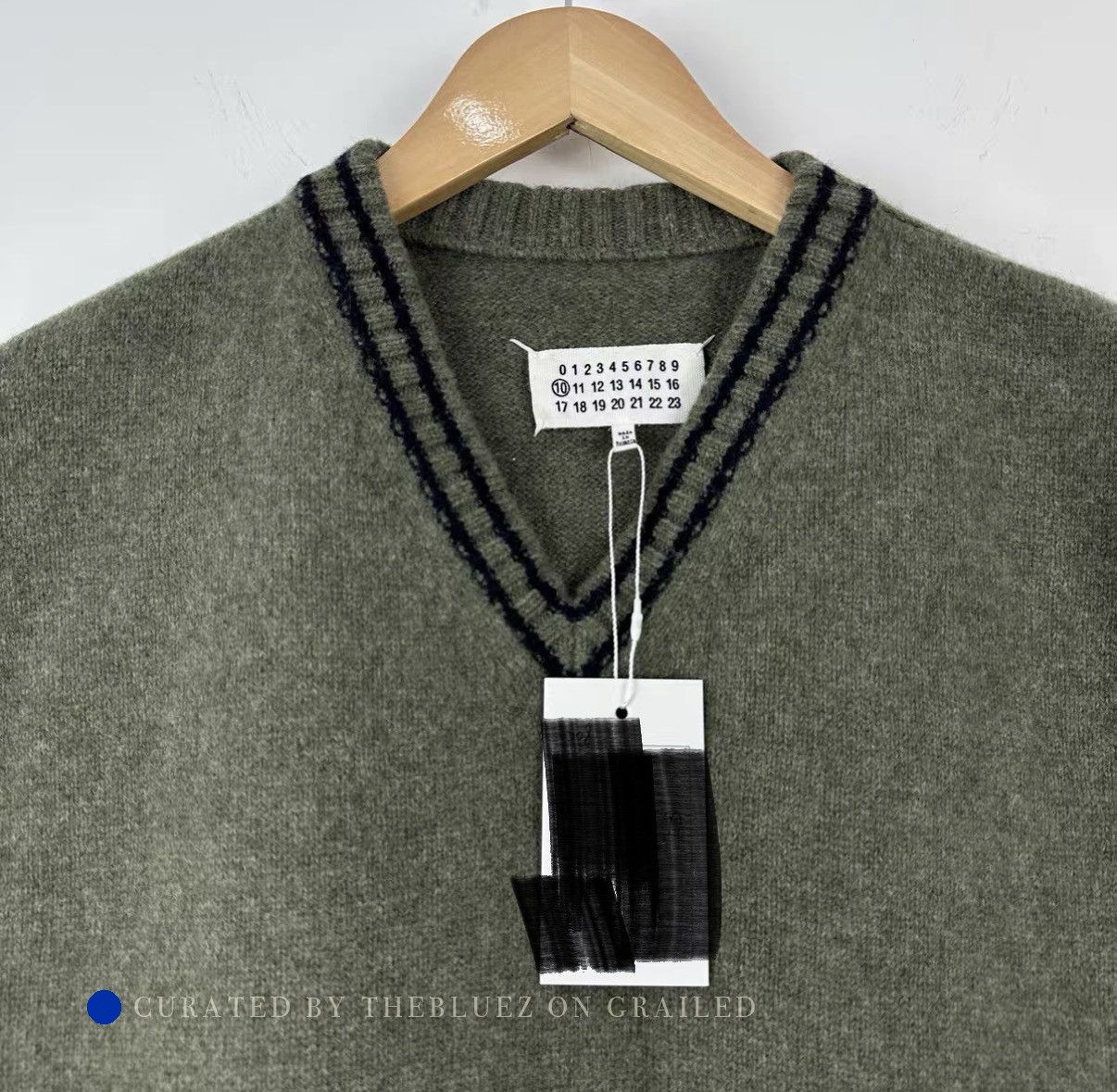 Maison Margiela Elegant V-Neck Wool Vest in Green Size US L / EU 52-54 / 3 - 1 Thumbnail