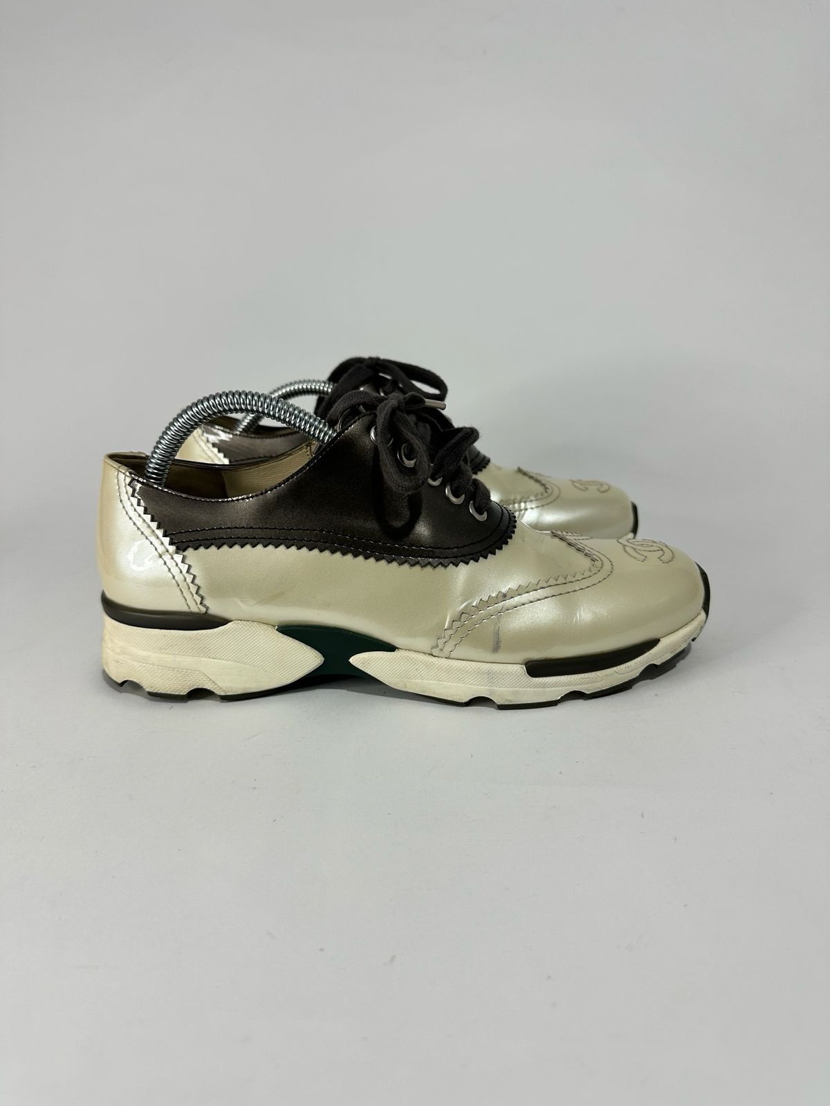 Chanel Chanel Cream/Grey Patent Leather CC Oxford Sneakers 37 EU Size US 7 / IT 37 - 1 Thumbnail