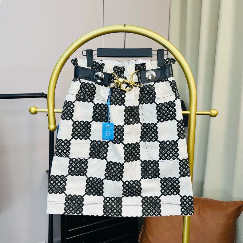 Louis Vuitton Louis Vuitton Black and white checkerboard full print half Size 33" - 1 Thumbnail