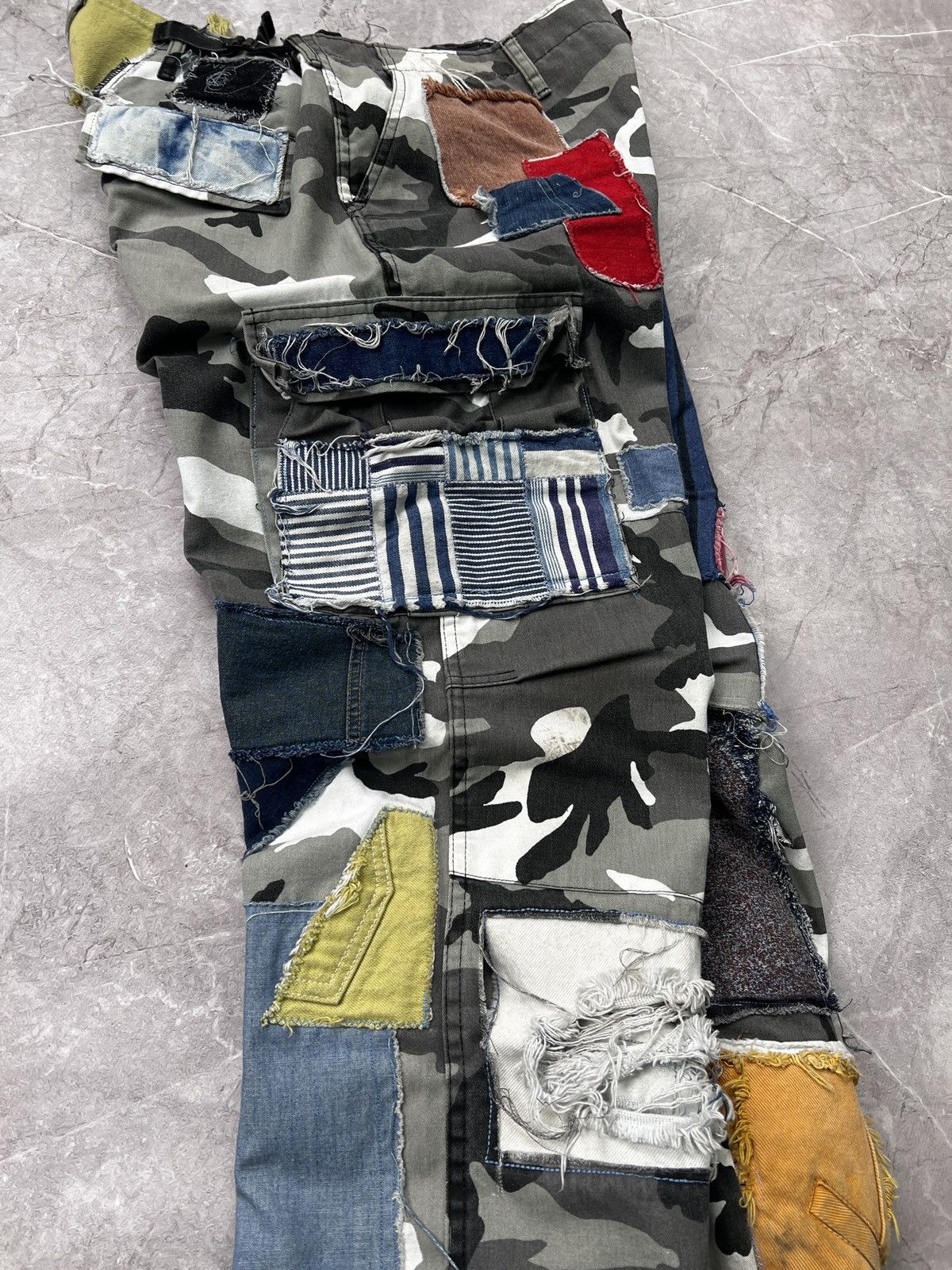 Japanese Brand VINTAGE MILITARY CUSTOM PATCHWORK JAPANESE BAGGY CARGO PANTS Size US 34 / EU 50 - 10 Thumbnail