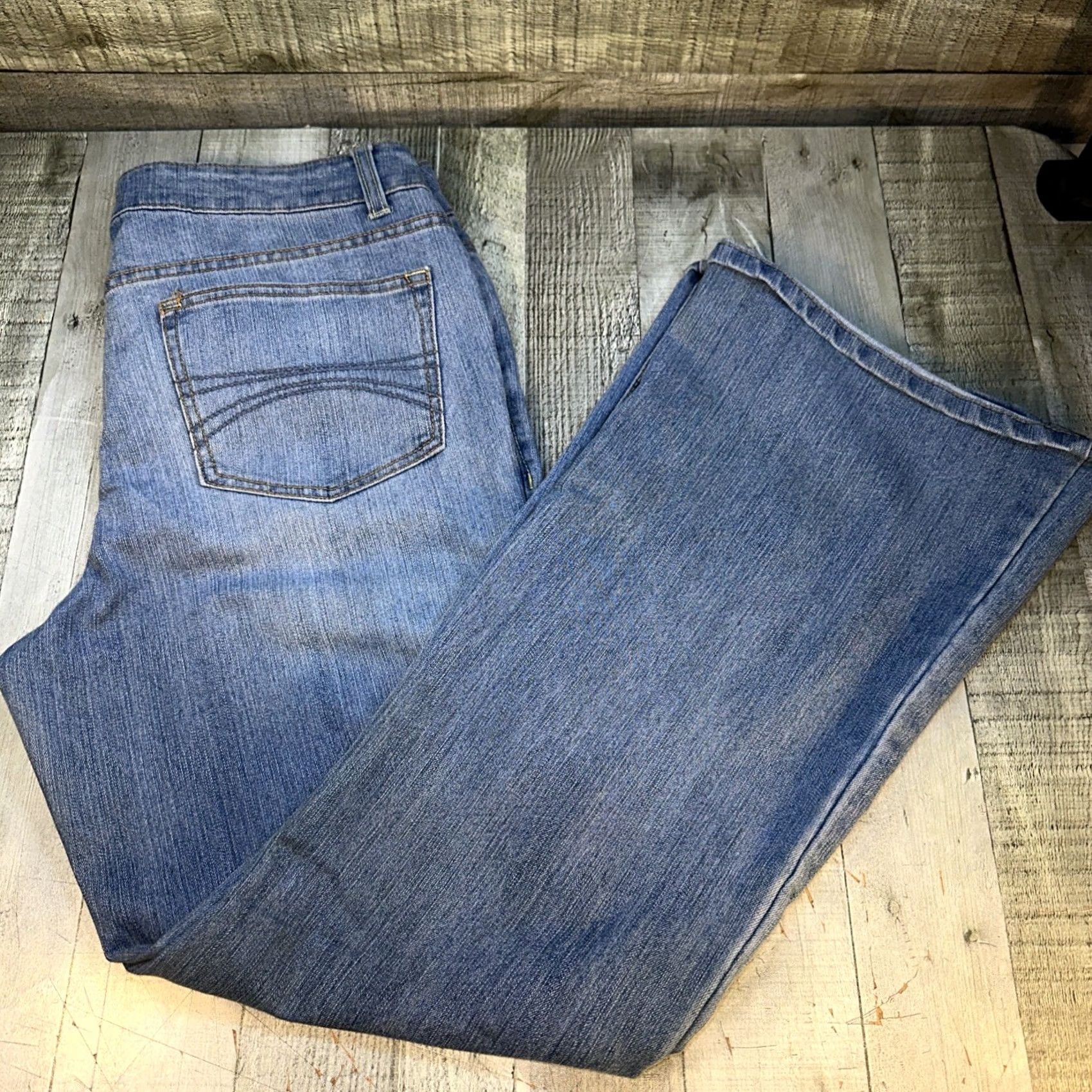 Faded Glory Faded Glory Women’s Flare Jeans Size 12 Light Wash Stretch Denim Y2K Style Jeans Womens Flare Light Wash Denim 12 Blue Size 34" / US 12 / IT 48 - 2 Thumbnail