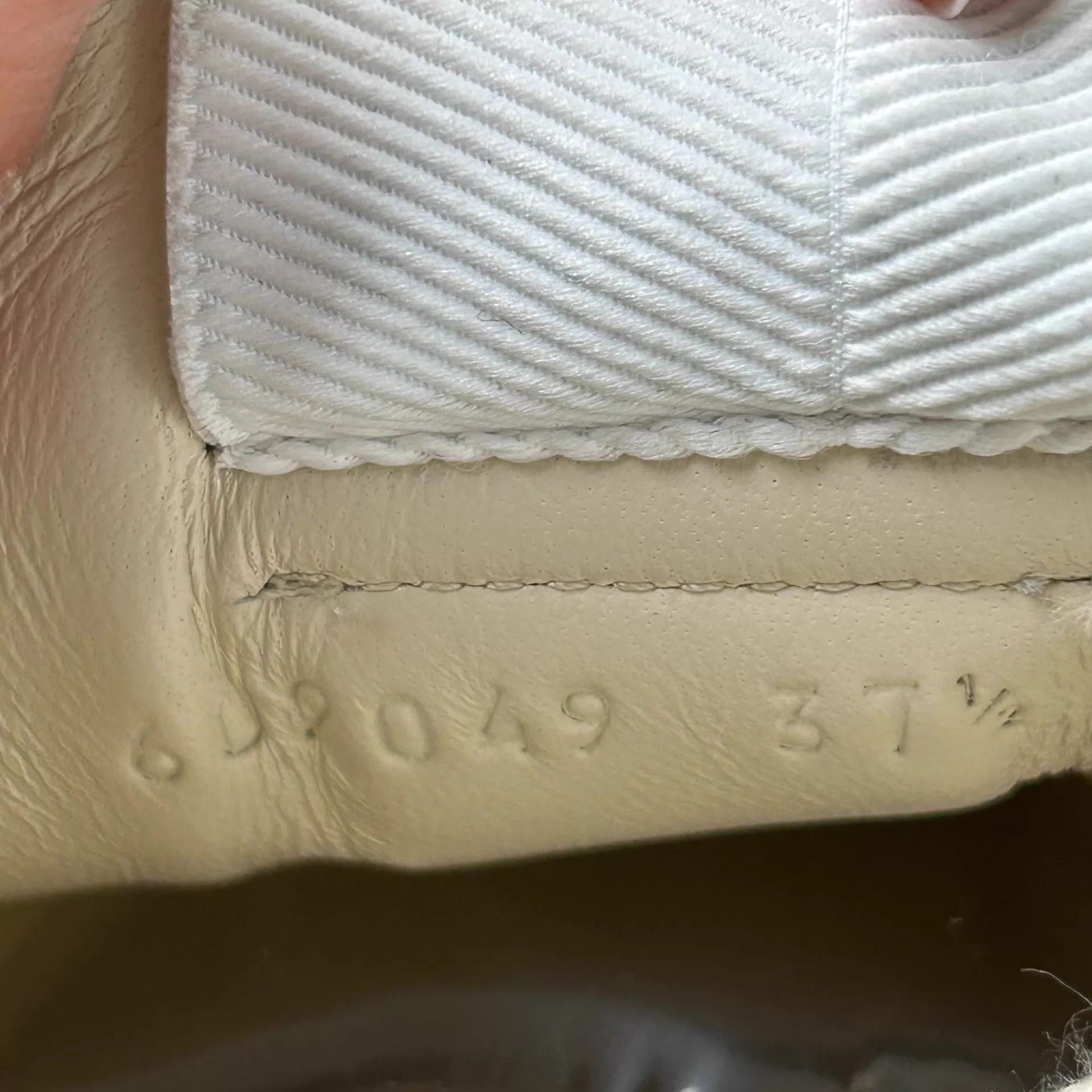 Gucci Gucci Mickey Mouse Print Dad Shoes 37.5 Size US 7 / IT 37 - 7 Thumbnail