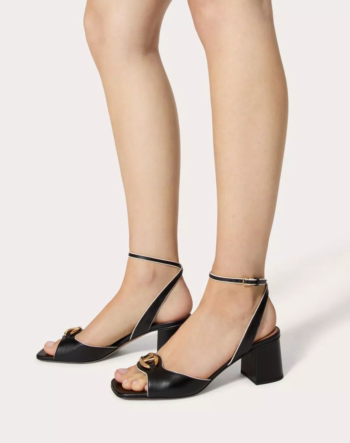 Valentino o1s1wg110625 Vlogo 60mm Leather Sandals in Black Size US 5 / IT 35 - 6 Thumbnail