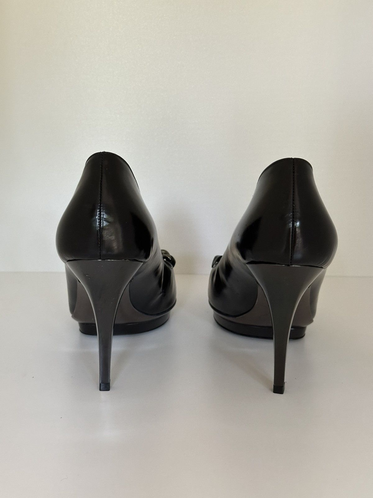 Gucci Gucci patent leather heels metal logo with box Size US 9 / IT 39 - 6 Thumbnail