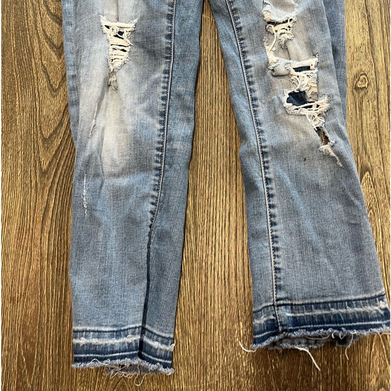 American Eagle Outfitters American Eagle Crop Jeans Ripped Super Stretch Denim Blue 6 Size 28" / US 6 / IT 42 - 2 Thumbnail