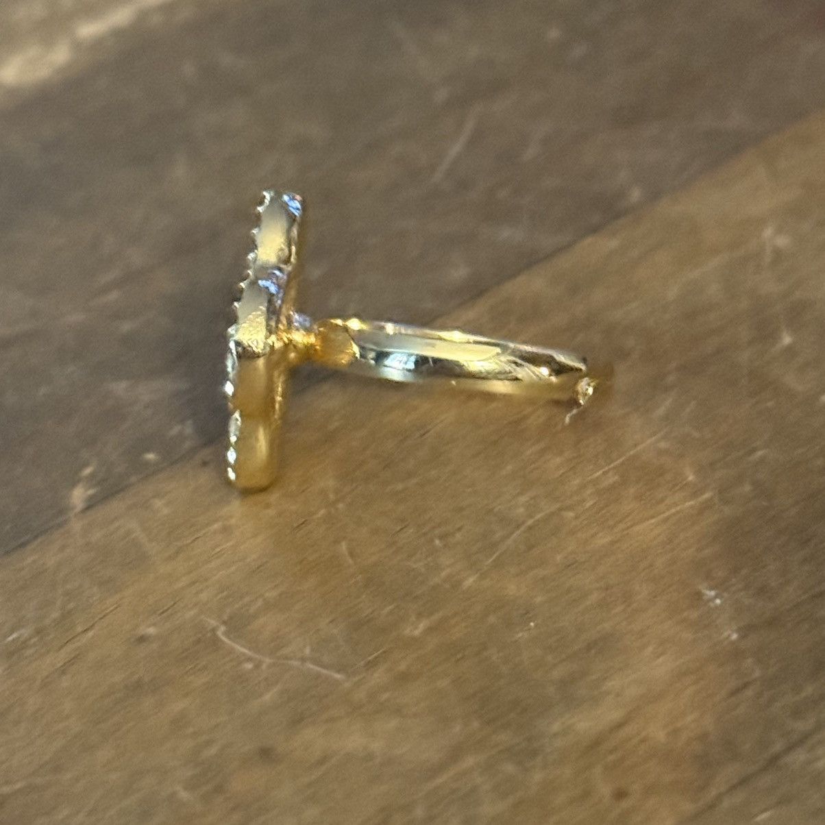 Other Gold tone pink mother of pearl inlay clover ring Size ONE SIZE - 7 Thumbnail
