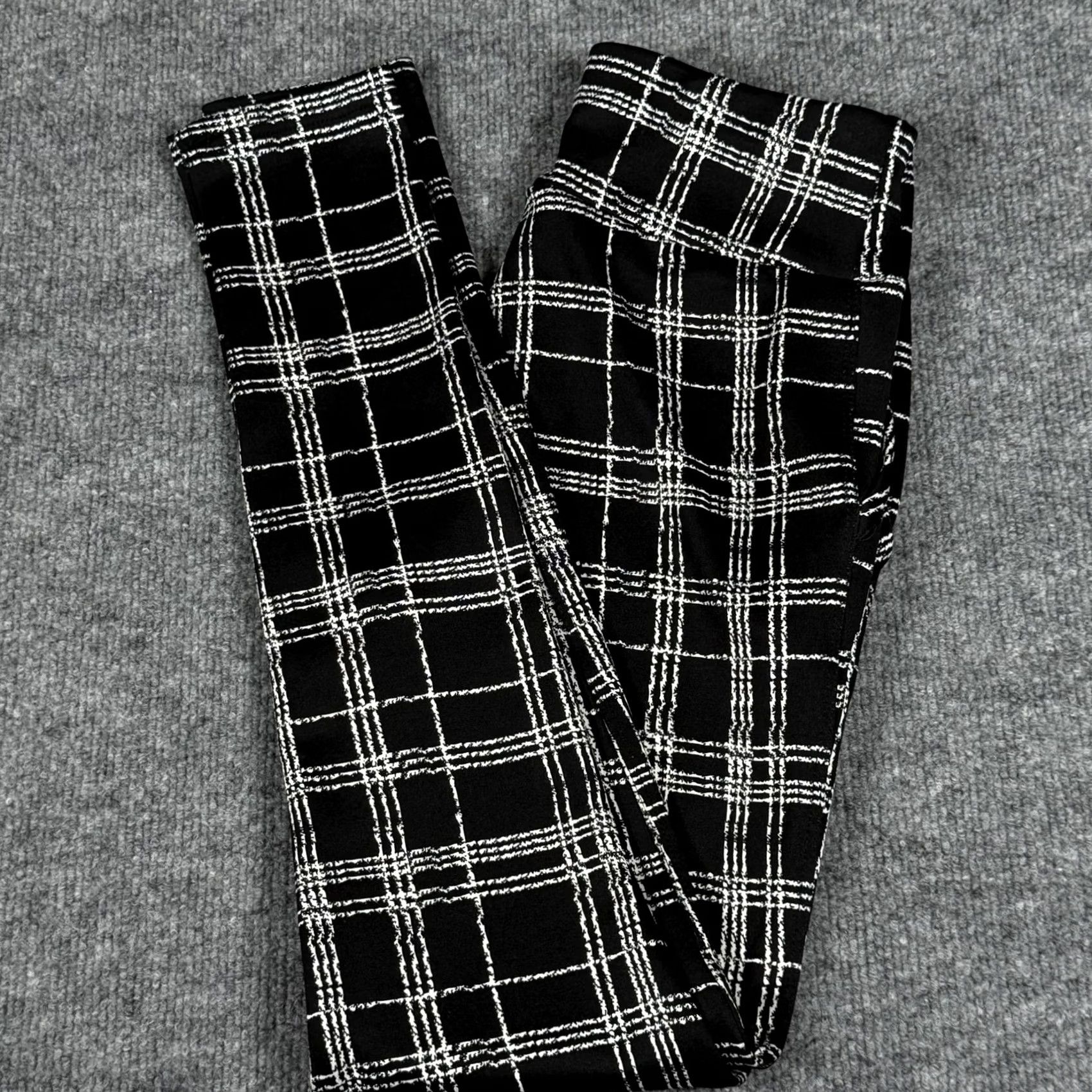 Vintage ShoSho Pants Womens Small Black White Plaid Skinny Stretch Zip Pockets Leggings Size 28" / US 6 / IT 42 - 2 Thumbnail