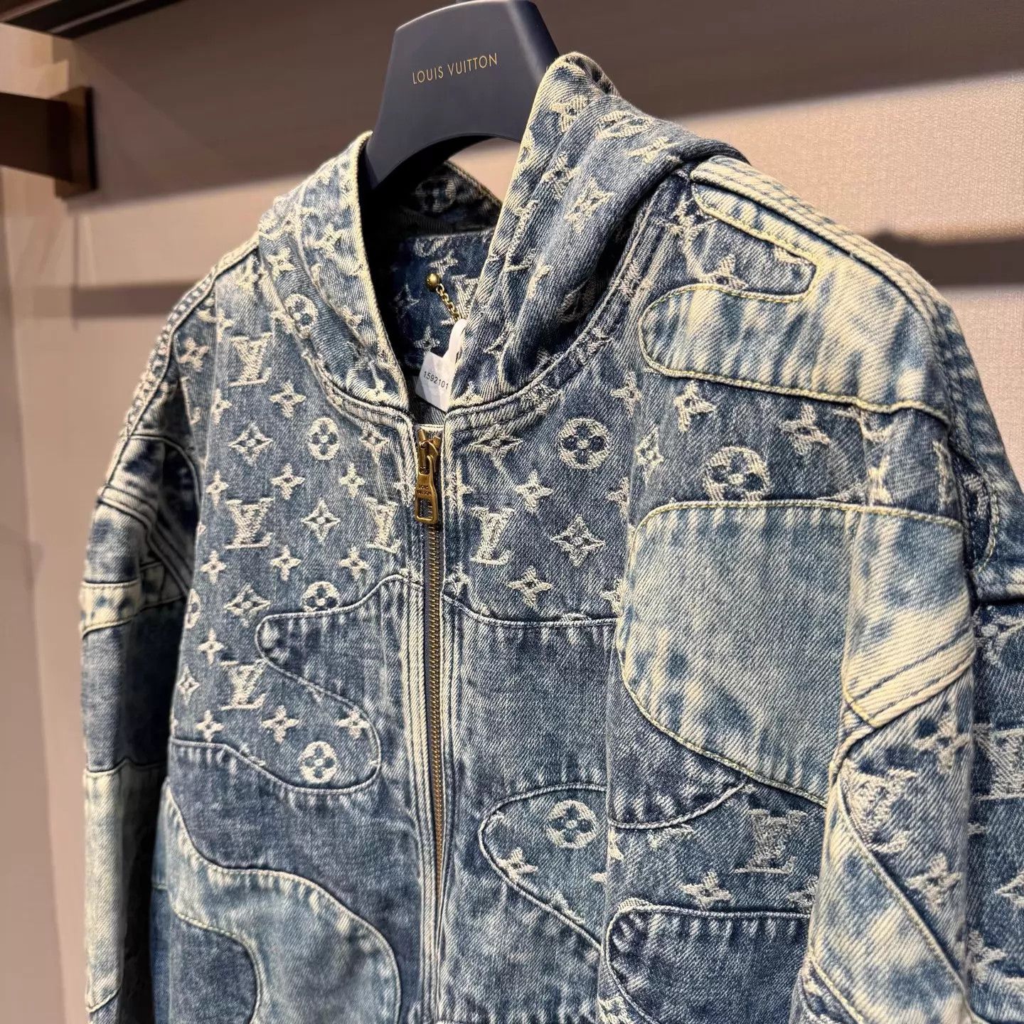 Louis Vuitton Louis Vuitton 50 Jacket 128/70 Size US M / EU 48-50 / 2 - 3 Thumbnail