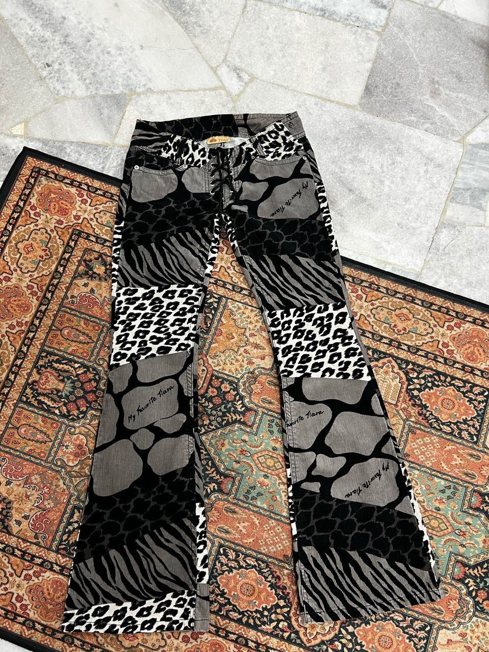 Japanese Brand Japanese Brand My Favourite Tiara Corduroy Pants Size US 29 - 1 Thumbnail