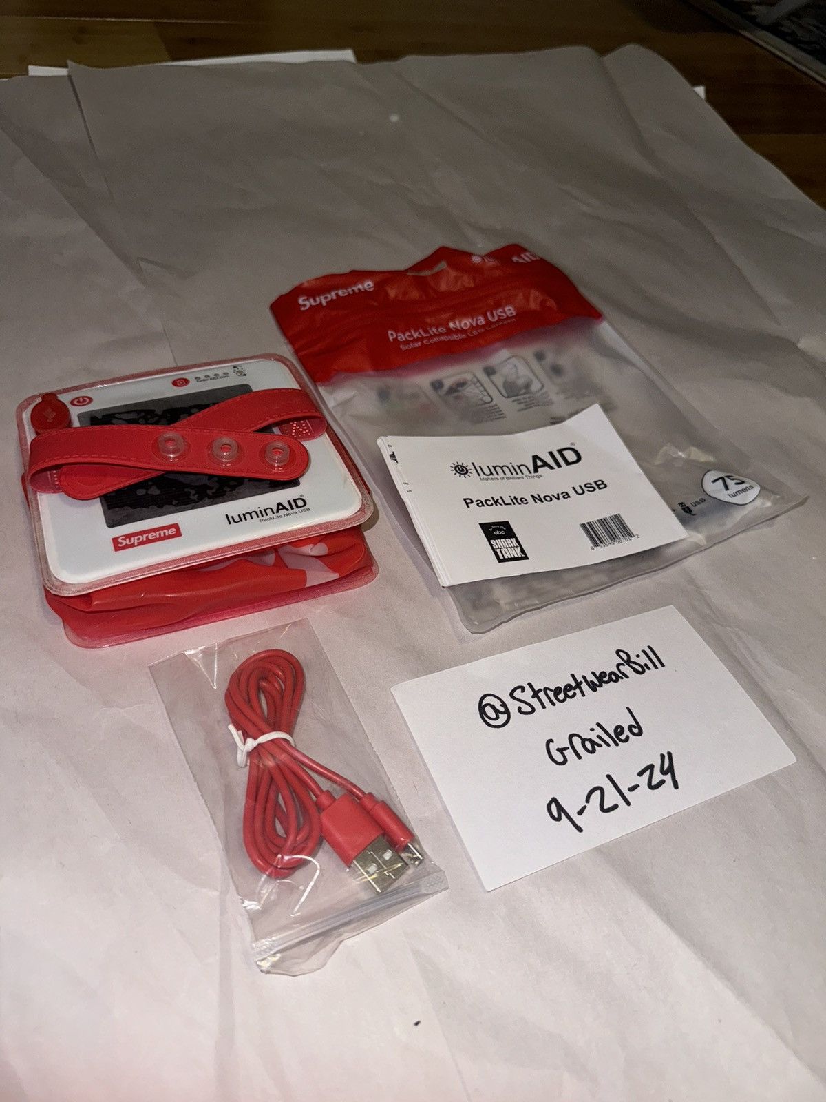 Supreme Supreme/luminAID Collapsible light Size ONE SIZE - 1 Thumbnail