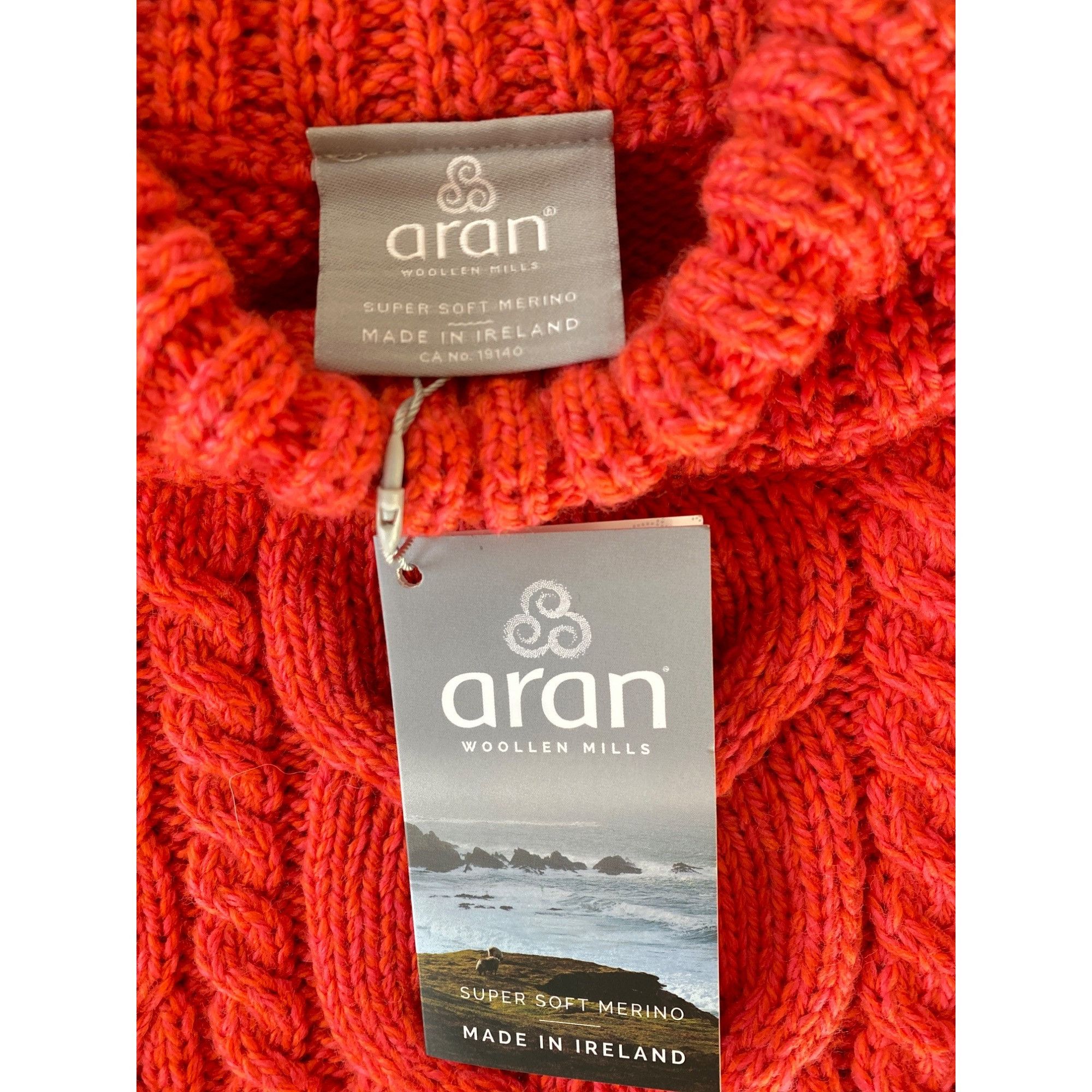 Other NWT Aran Woollen Mills Red Cable-knit Crew Neck Merino Sweat Size S / US 4 / IT 40 - 7 Thumbnail