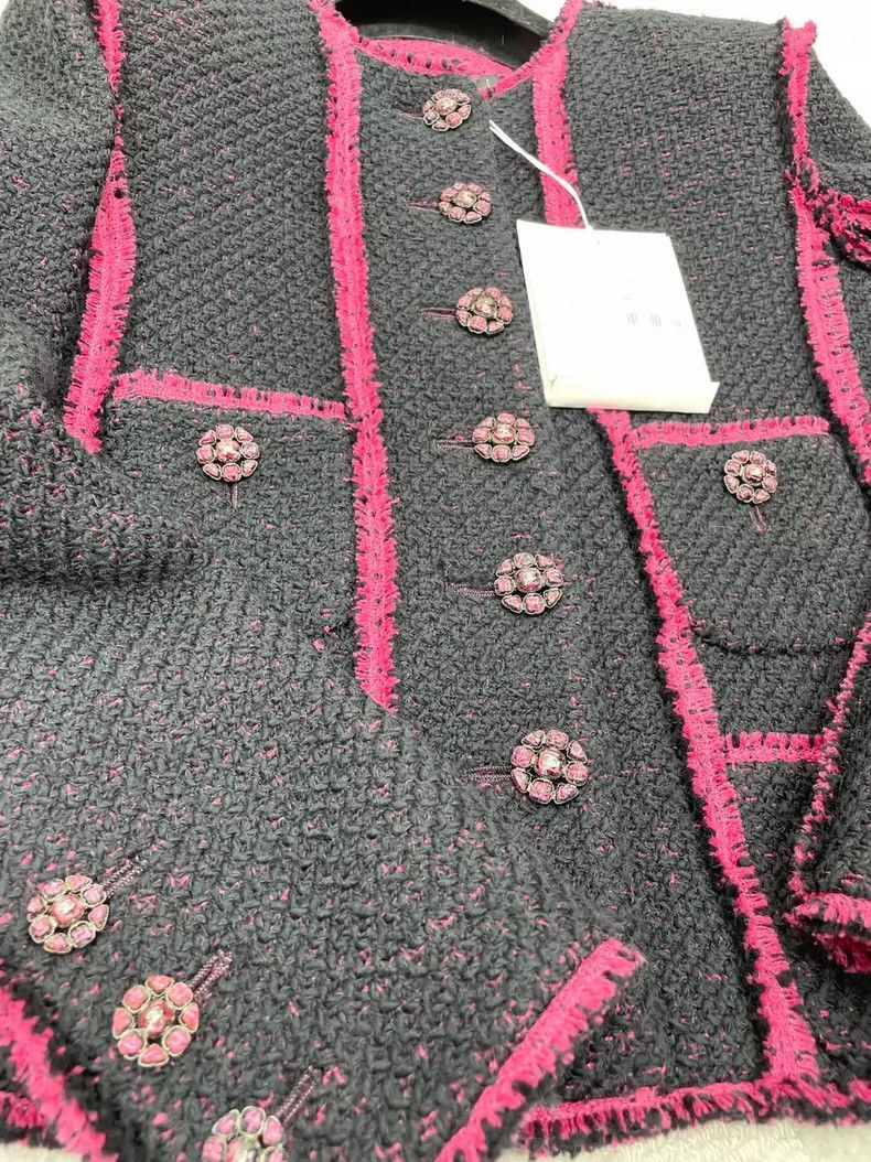Chanel Chanel Black and pink tweed four-pocket jacket 2504-Nextarr Size XXS / US 00 / IT 34 - 4 Thumbnail