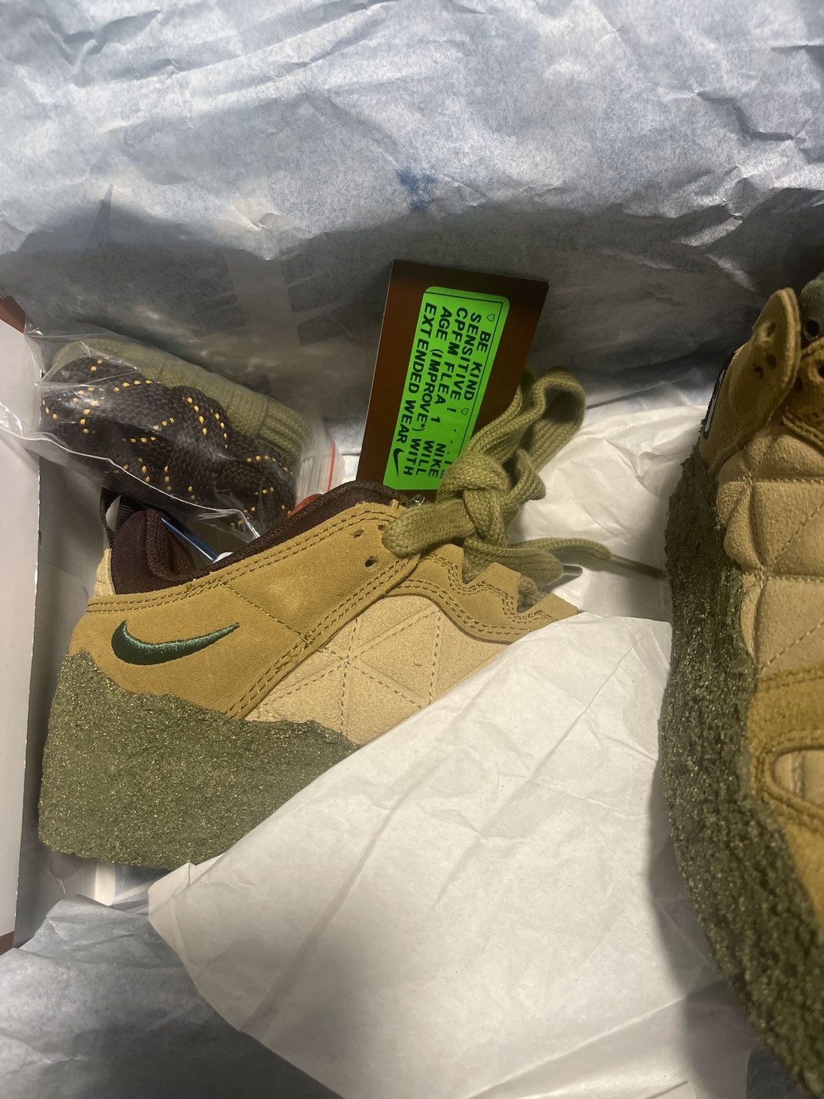 Nike Nike Cactus Plant Flea Market x Dunk SP Low Tan Mossy Green Size US 5.5 / EU 38 - 13 Thumbnail