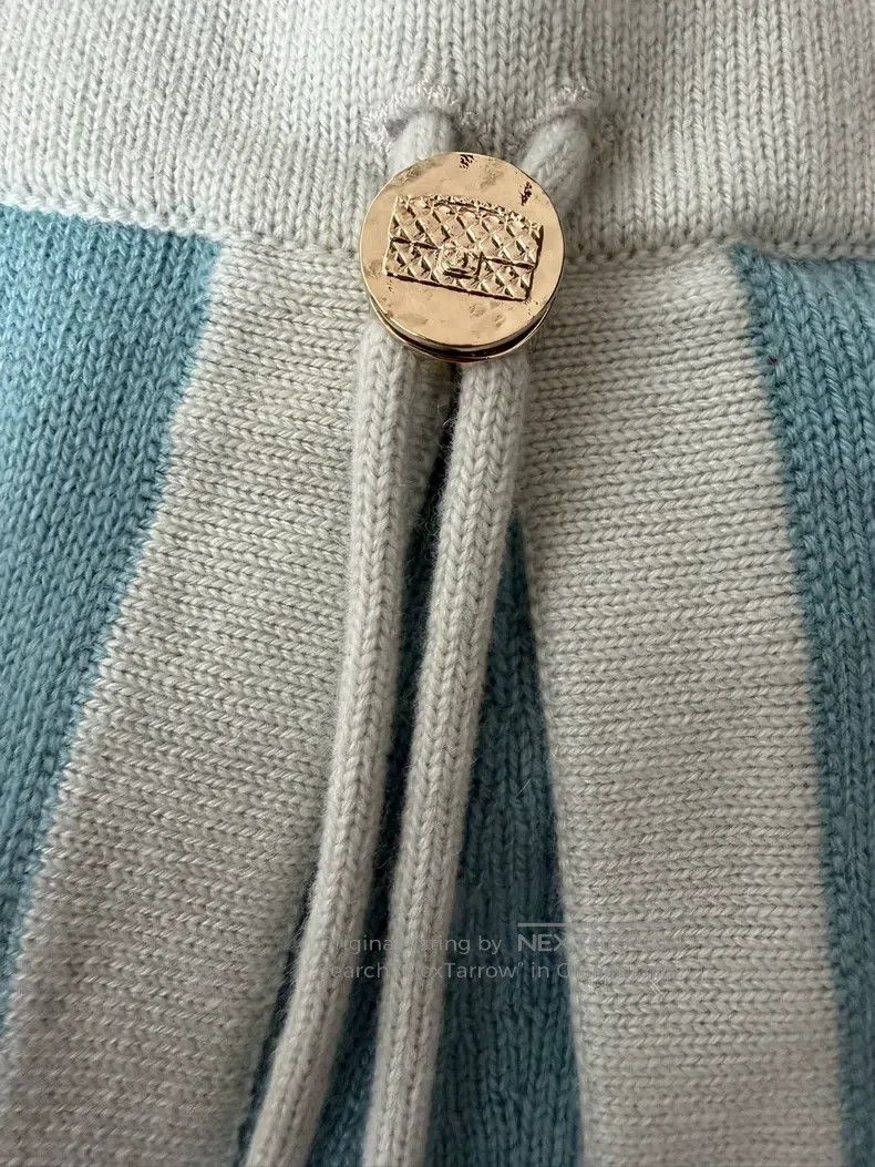 Chanel Chanel Cashmere contrasting colour blue neck crape Size XS / US 0-2 / IT 36-38 - 4 Thumbnail
