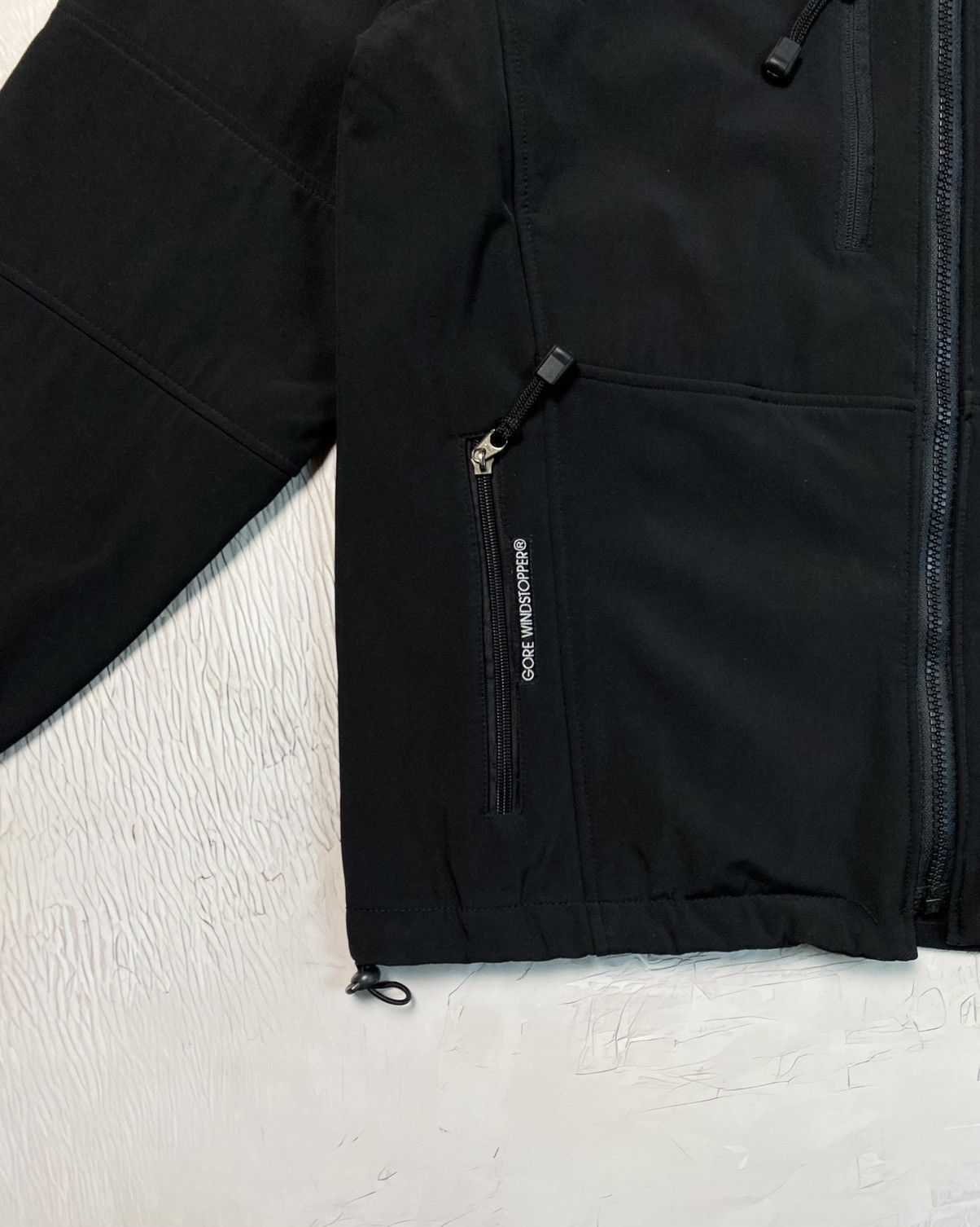Mountain Hardwear Mountain Hardwear Y2K Gorpcore Black Logo Softshell jacket Size US L / EU 52-54 / 3 - 9 Thumbnail