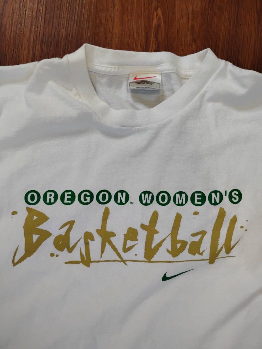 Nike Vintage Nike Oregon Ducks Women's Basketball T-Shirt Size US L / EU 52-54 / 3 - 1 Thumbnail