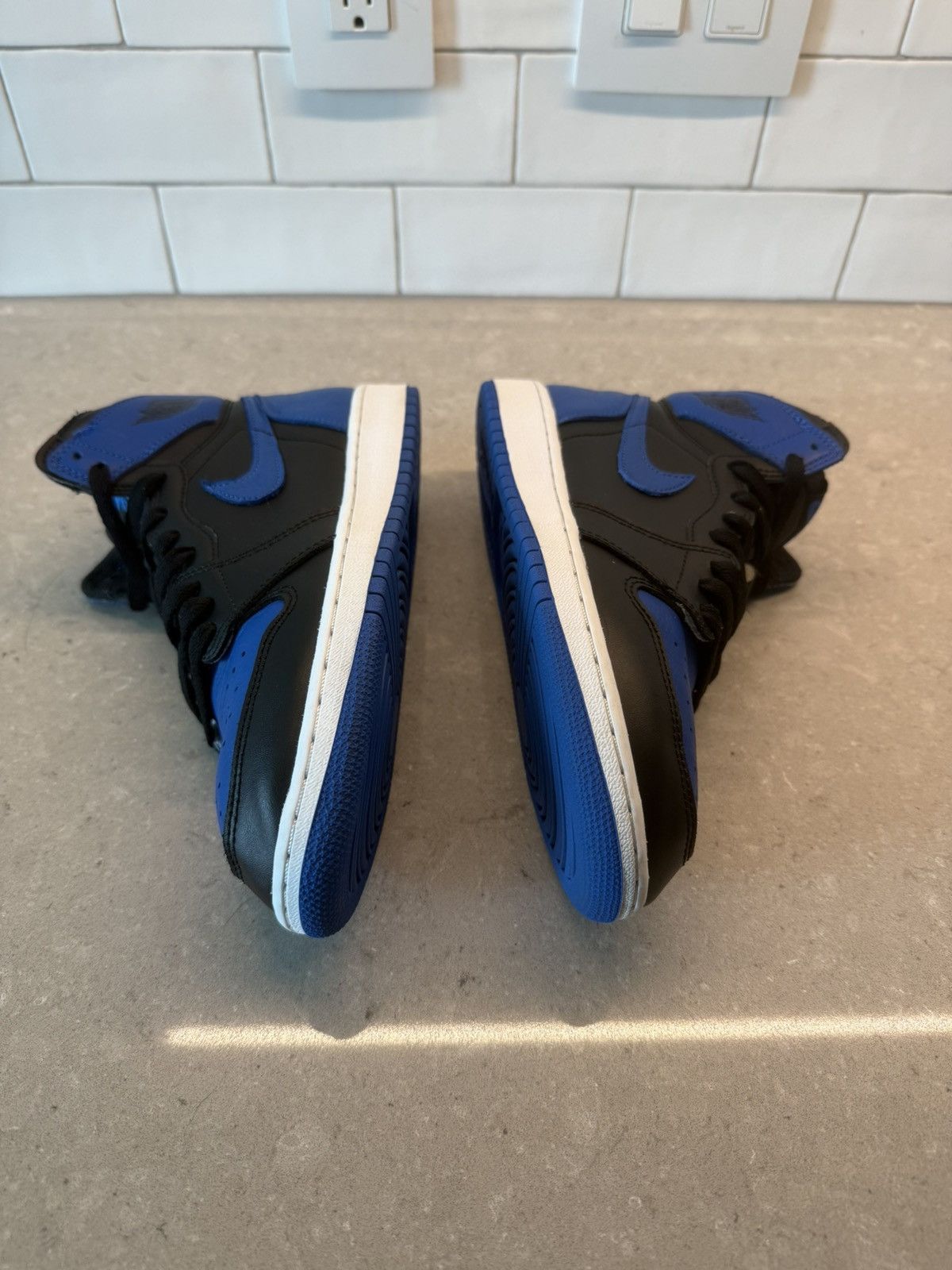 Nike Size 7Y - Jordan 1 Royal Blue HIGH OG Size US 7 / EU 40 - 6 Thumbnail