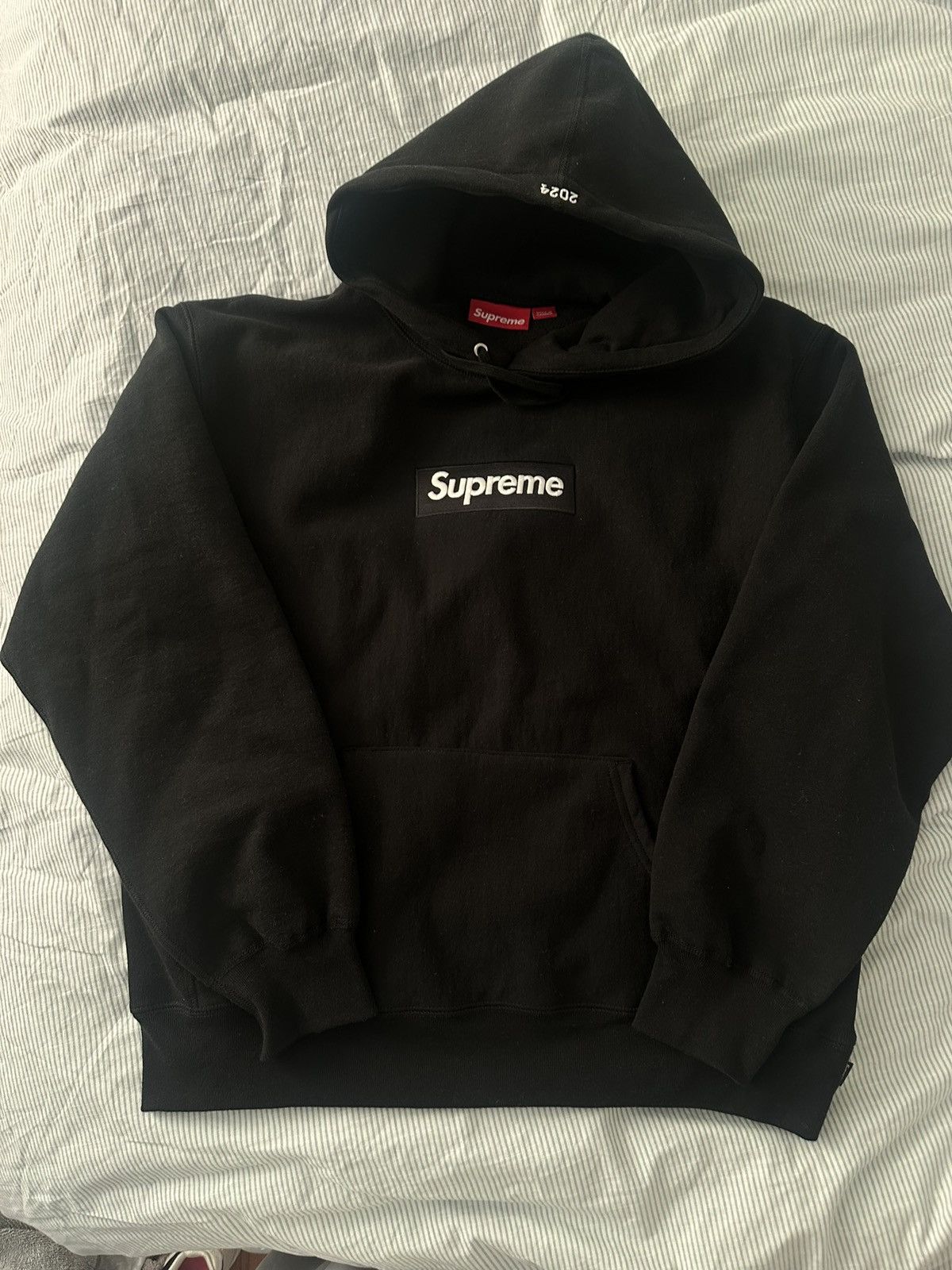 Supreme Supreme Box Logo Hoodie F/W ‘24 Size US M / EU 48-50 / 2 - 1 Thumbnail