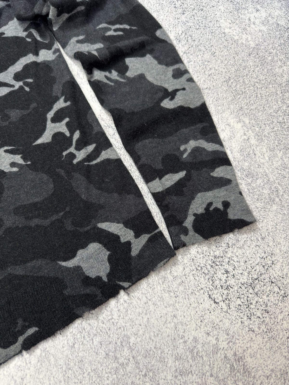 Zadig & Voltaire ZADIG & VOLTAIRE GREY CAMOUFLAGE CASHMERE CREWNECK JUMPER Size US M / EU 48-50 / 2 - 7 Thumbnail