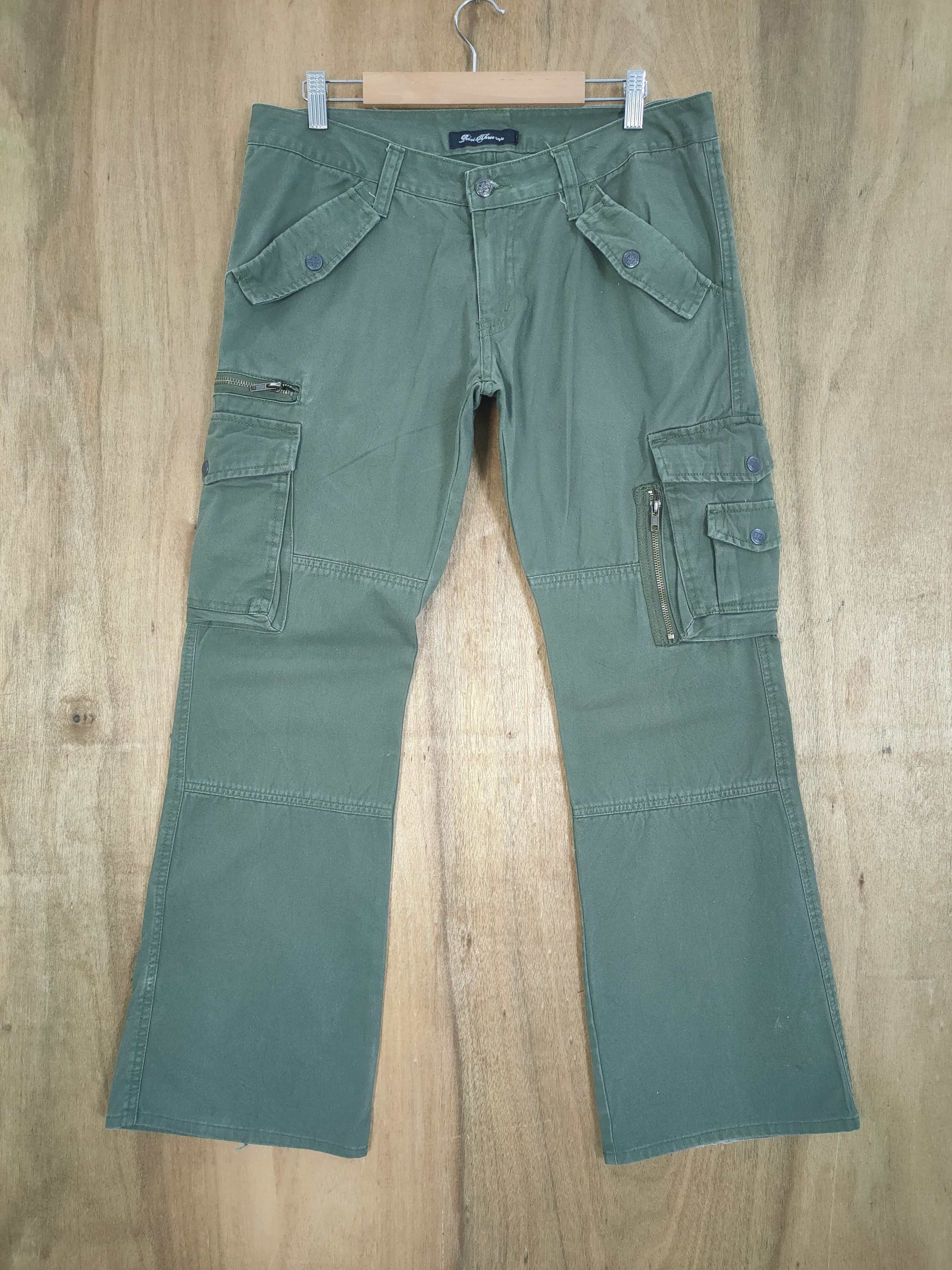 Roots ROOT THREE GREEN FLARED CARGO PANTS Size US 33 - 1 Thumbnail