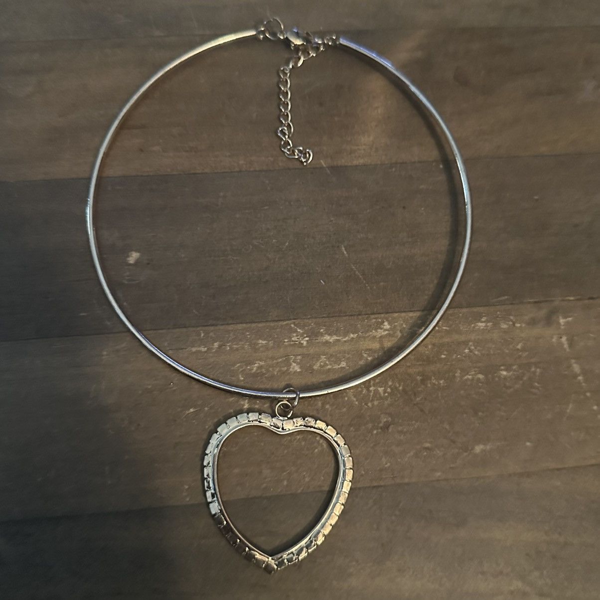 Other Good tone rhinestone open heart pendant wire choker necklac Size ONE SIZE - 4 Thumbnail