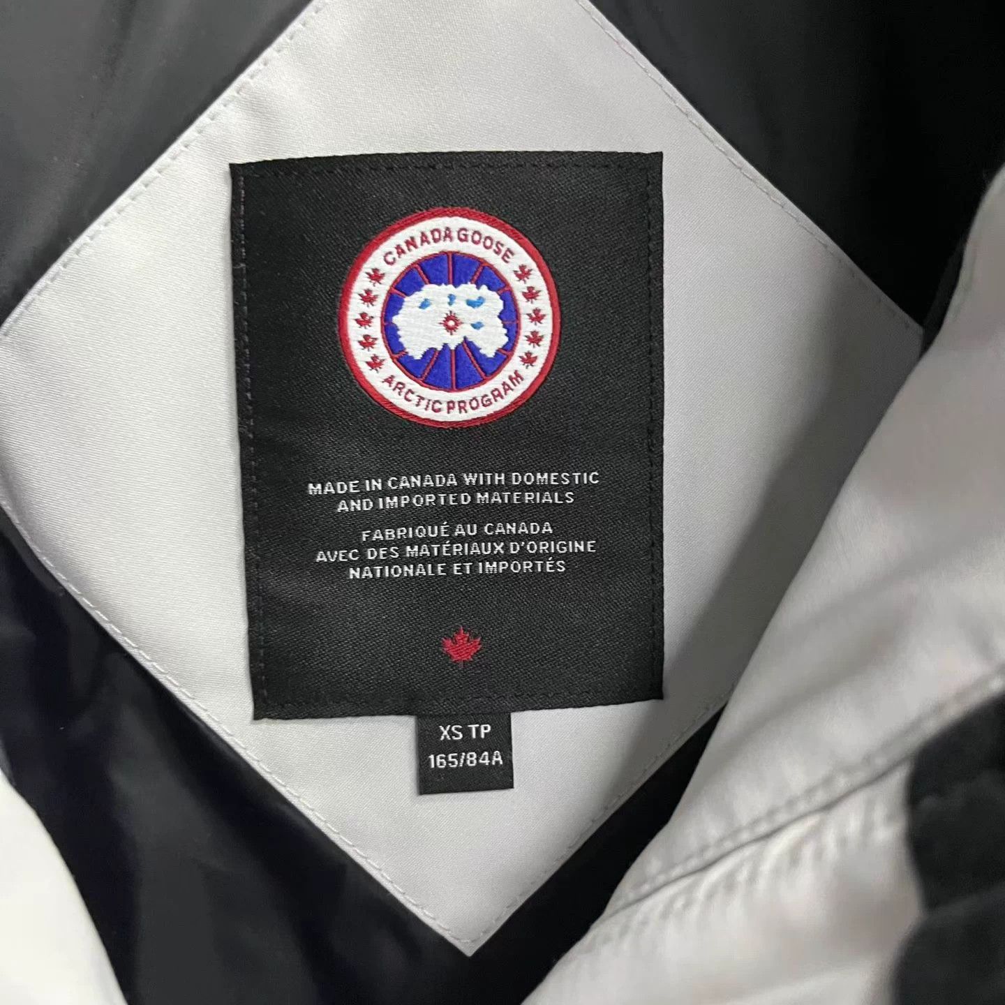 Canada Goose Canada Goose Ice Logo Stand Collar Zipper Short Vest XS Size XS / US 0-2 / IT 36-38 - 3 Thumbnail