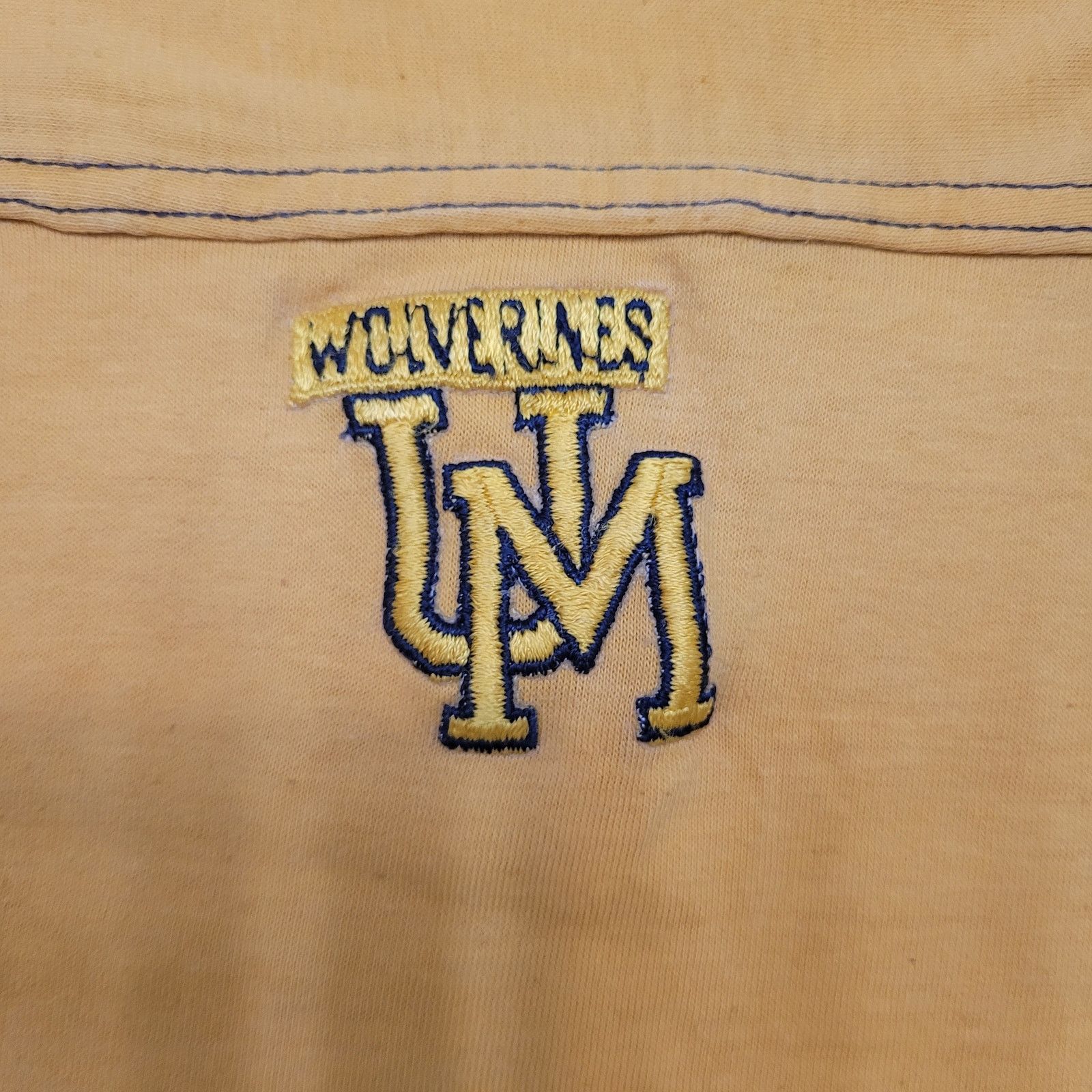 Hanes VTG 70s Michigan Wolverines Embroidered T-Shirt Women XS USA Size XS / US 0-2 / IT 36-38 - 3 Thumbnail