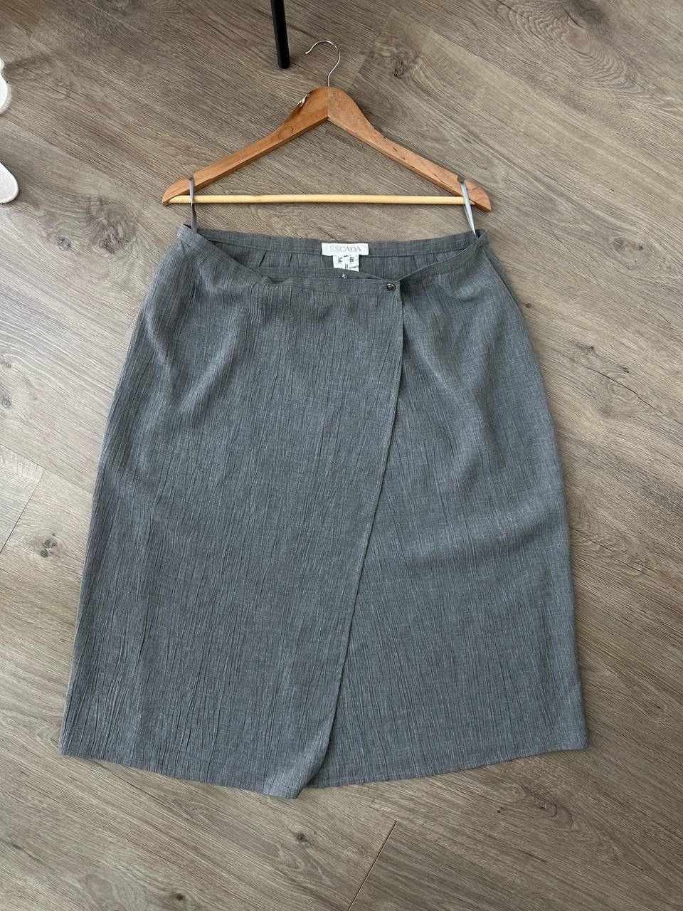 Escada × Vintage Vintage Escada Women’s Light Gray Skirt Size 32" / US 10 / IT 46 - 2 Thumbnail