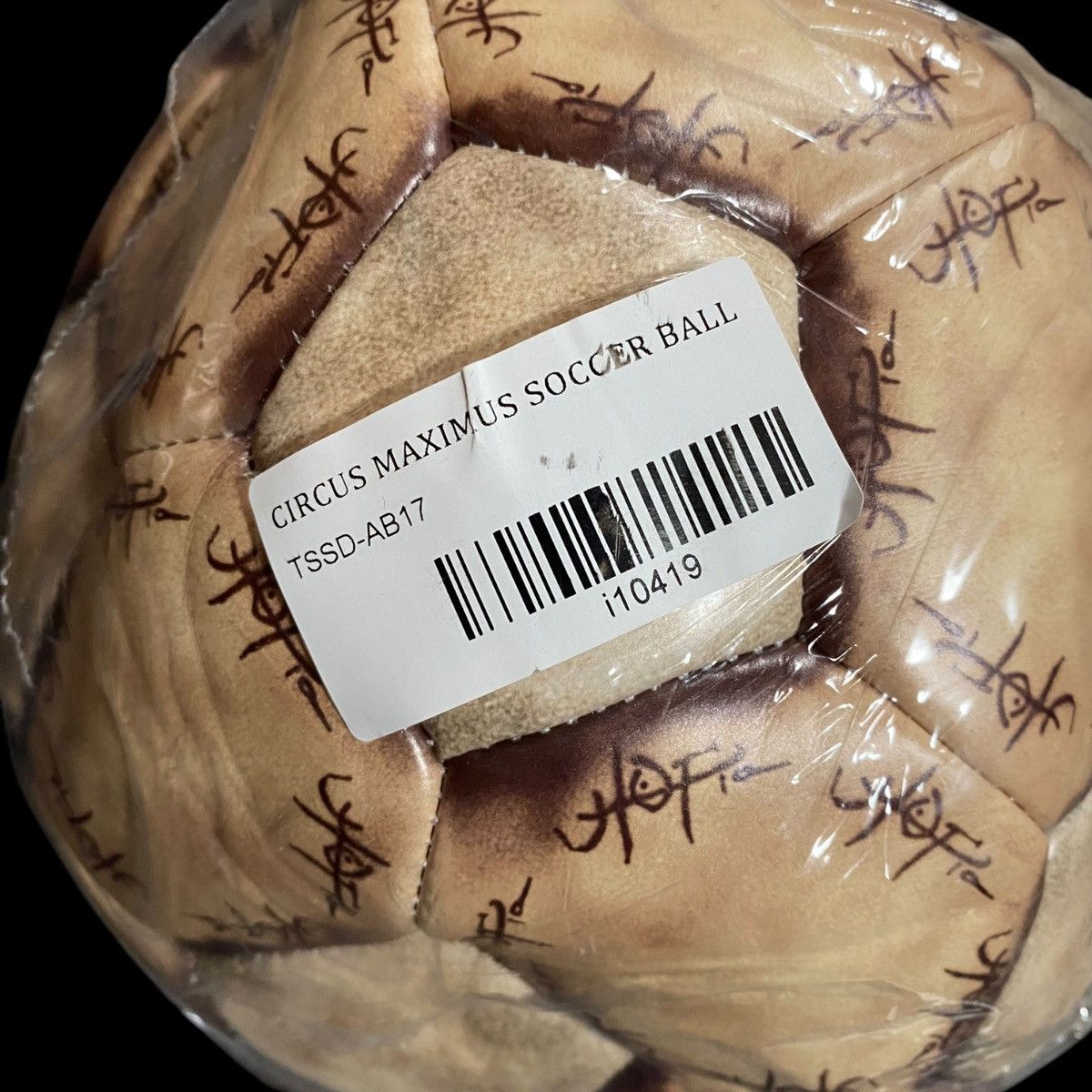 Travis Scott Circus Maximus Soccer Ball *Requiere ser inflada* S/.500