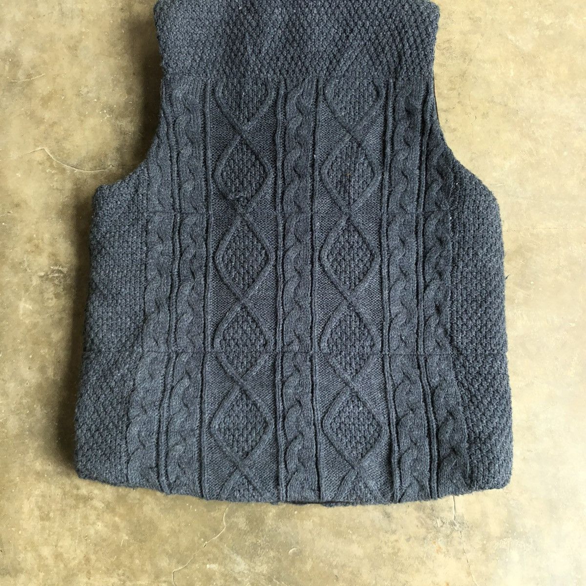 Japanese Brand 2000s Joey Factory Knitted Wool Cable Pattern Vest Luxury Size US M / EU 48-50 / 2 - 13 Thumbnail