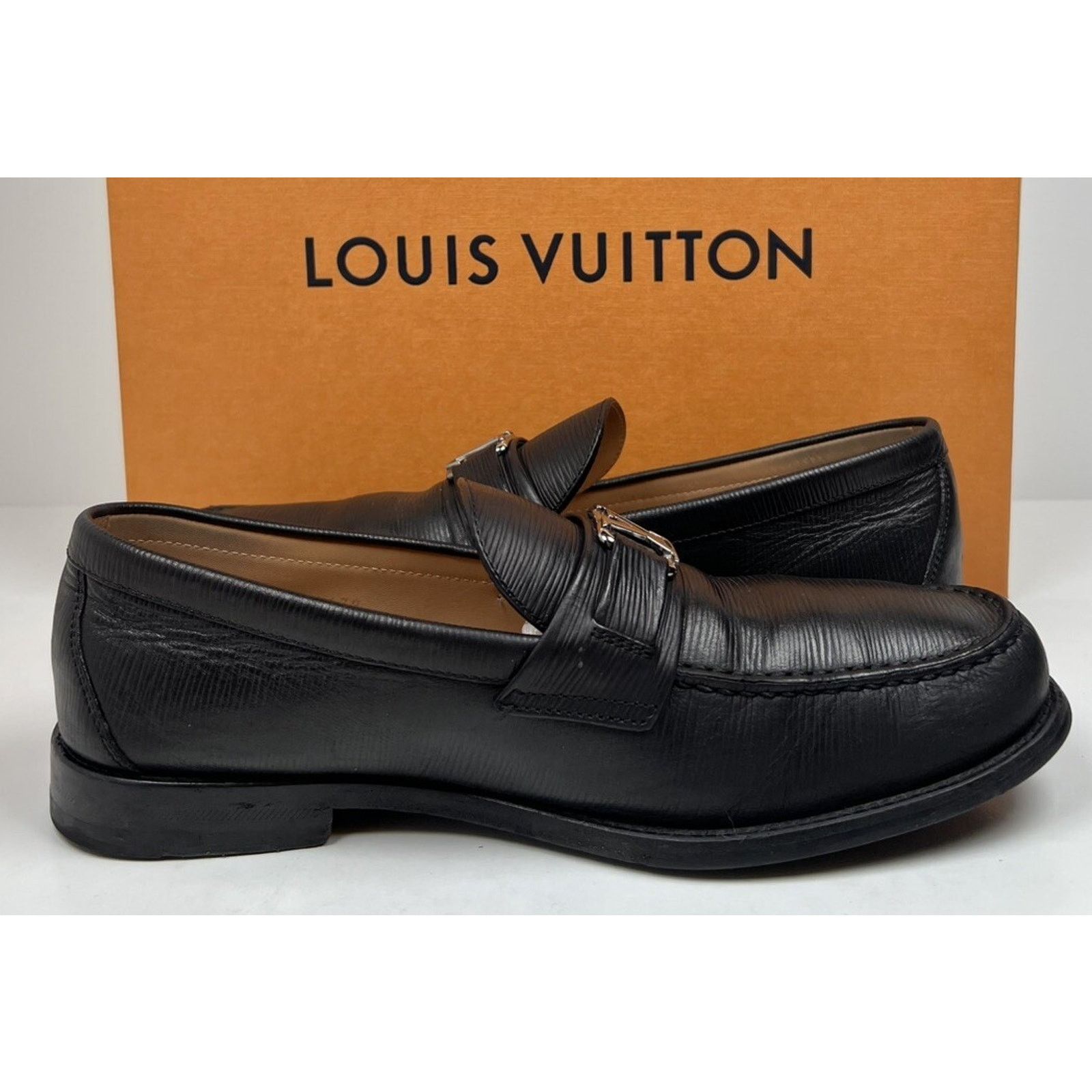 Louis Vuitton Size 7.5LV/8.5US- Louis Vuitton Major Loafer Epi Leather Size US 8.5 / EU 41-42 - 5 Thumbnail