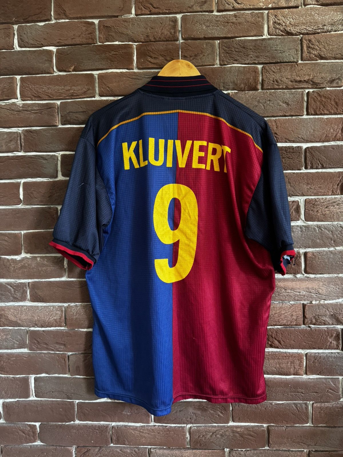Nike Rare Vintage FC Barcelona 1899 1999 Kluivert Soccer Jersey