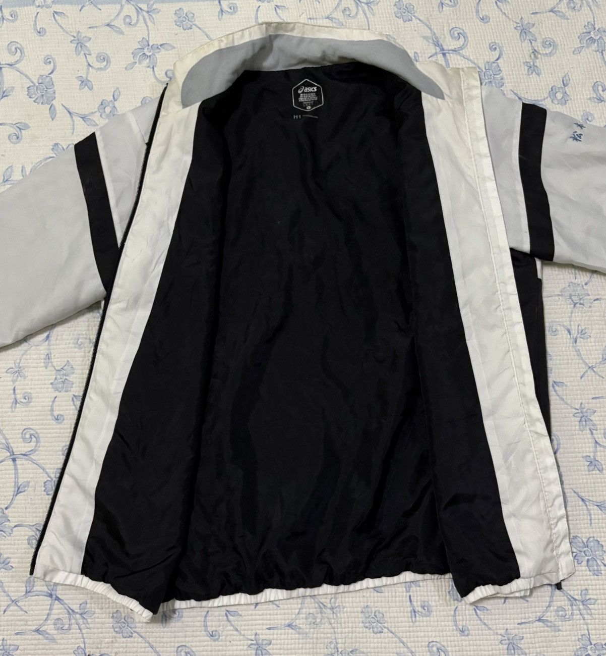 Asics Asics Windbreaker Zipper Light Jacket Streetwear Size US L / EU 52-54 / 3 - 7 Thumbnail