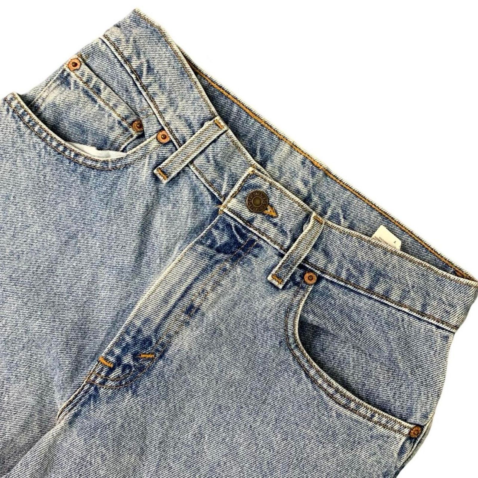 Levi's × Vintage Vintage 90s Women’s Levi’s Light Wash Blue Jeans Size 28" / US 6 / IT 42 - 5 Thumbnail
