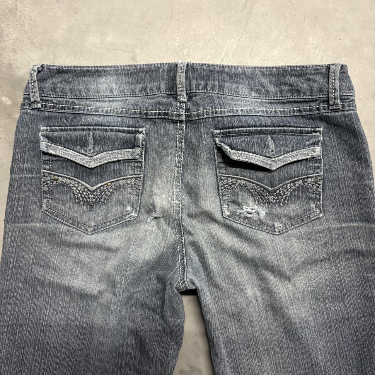 Vintage Crazy Vintage Y2K/2000s Flared Dark Wash Streetwear Essential Denim Jeans! Size US 32 / EU 48 - 4 Thumbnail